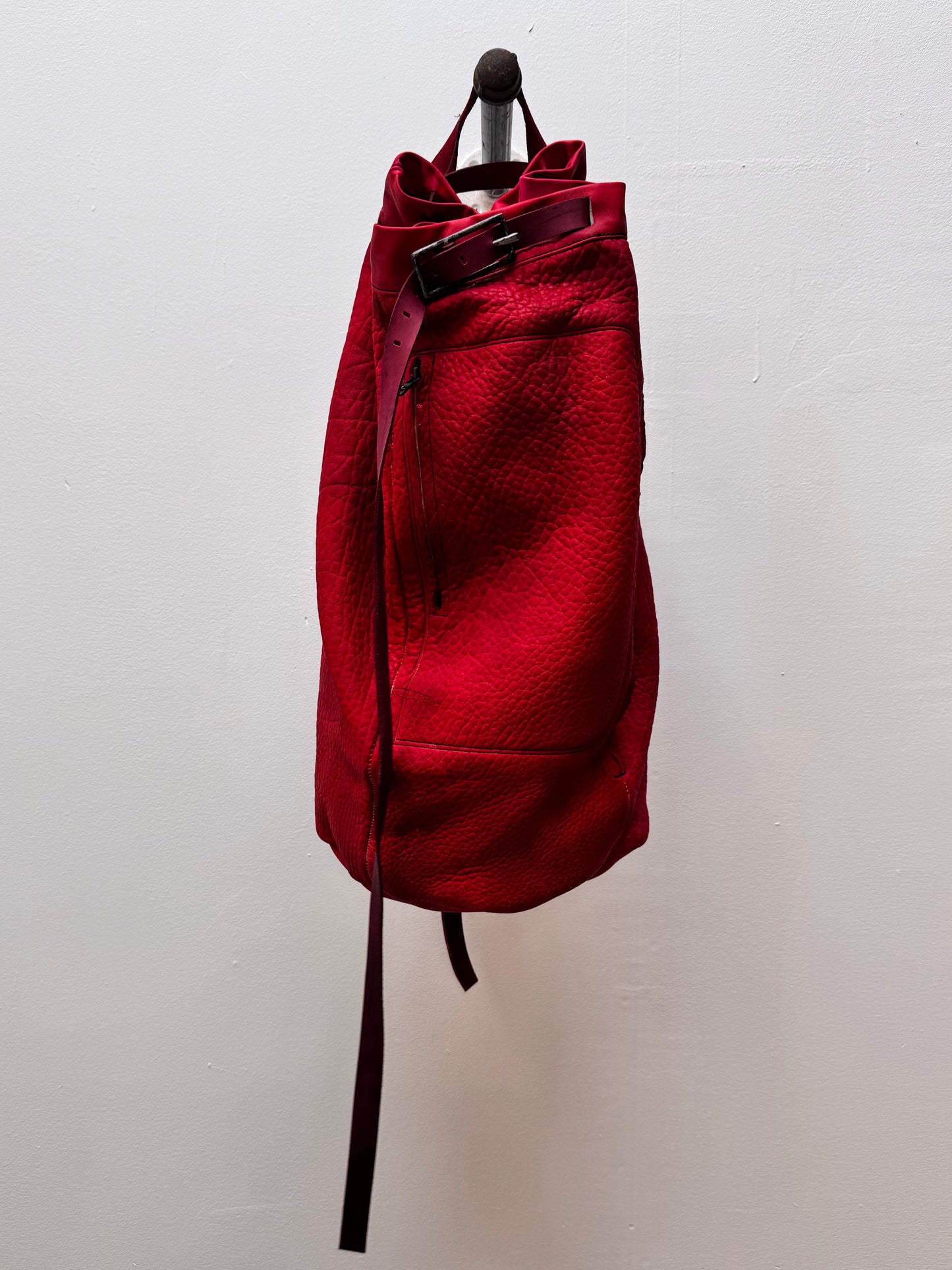 FW25 || ONE SHOULDER SLING BAG || RED BISON