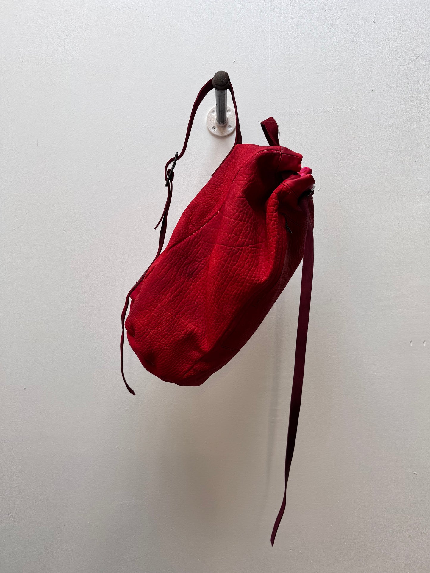 FW25 || ONE SHOULDER SLING BAG || RED BISON