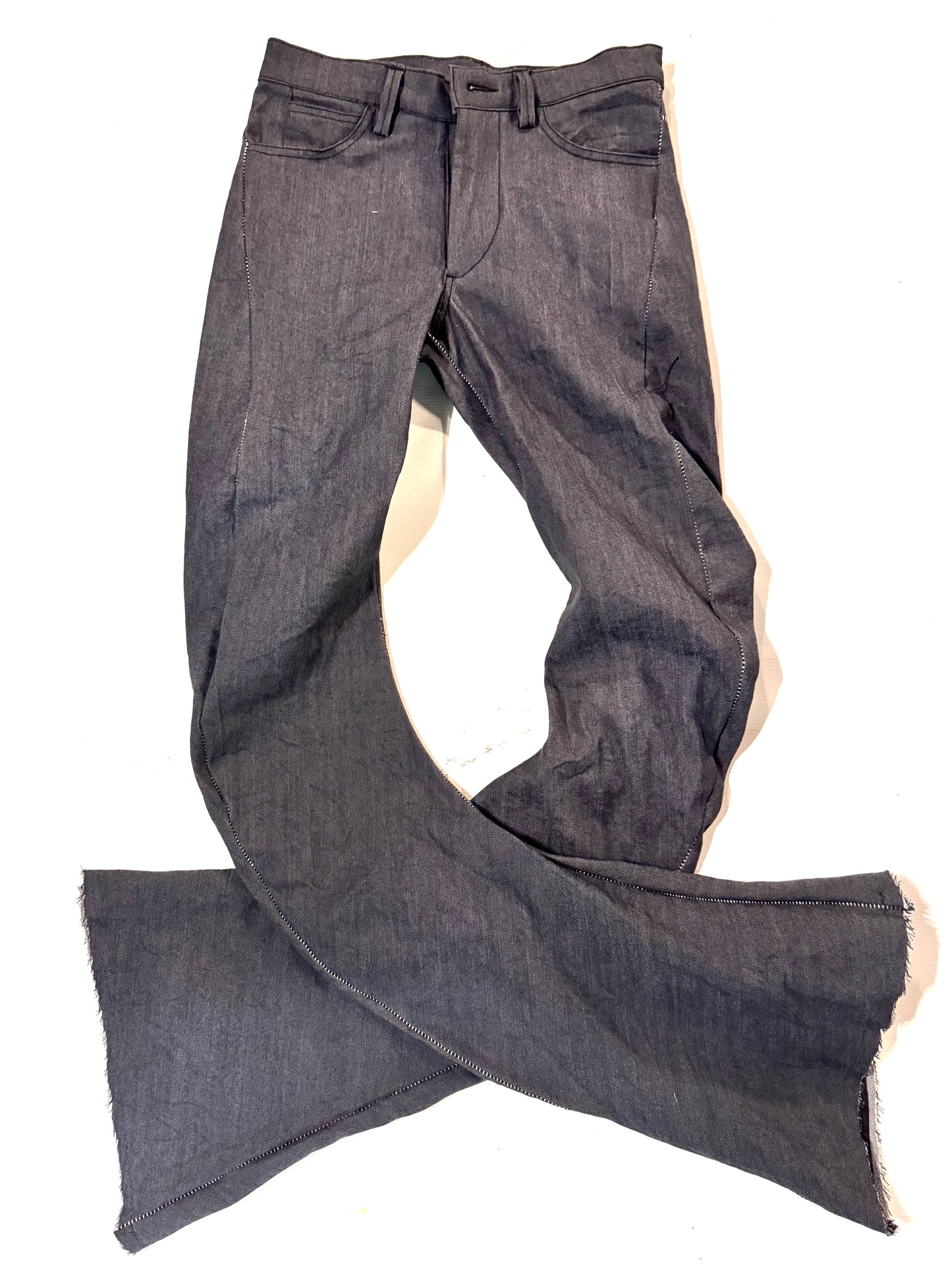 FW25 || BOOT CUT OVERLOCKED DNA JEANS ||GREY