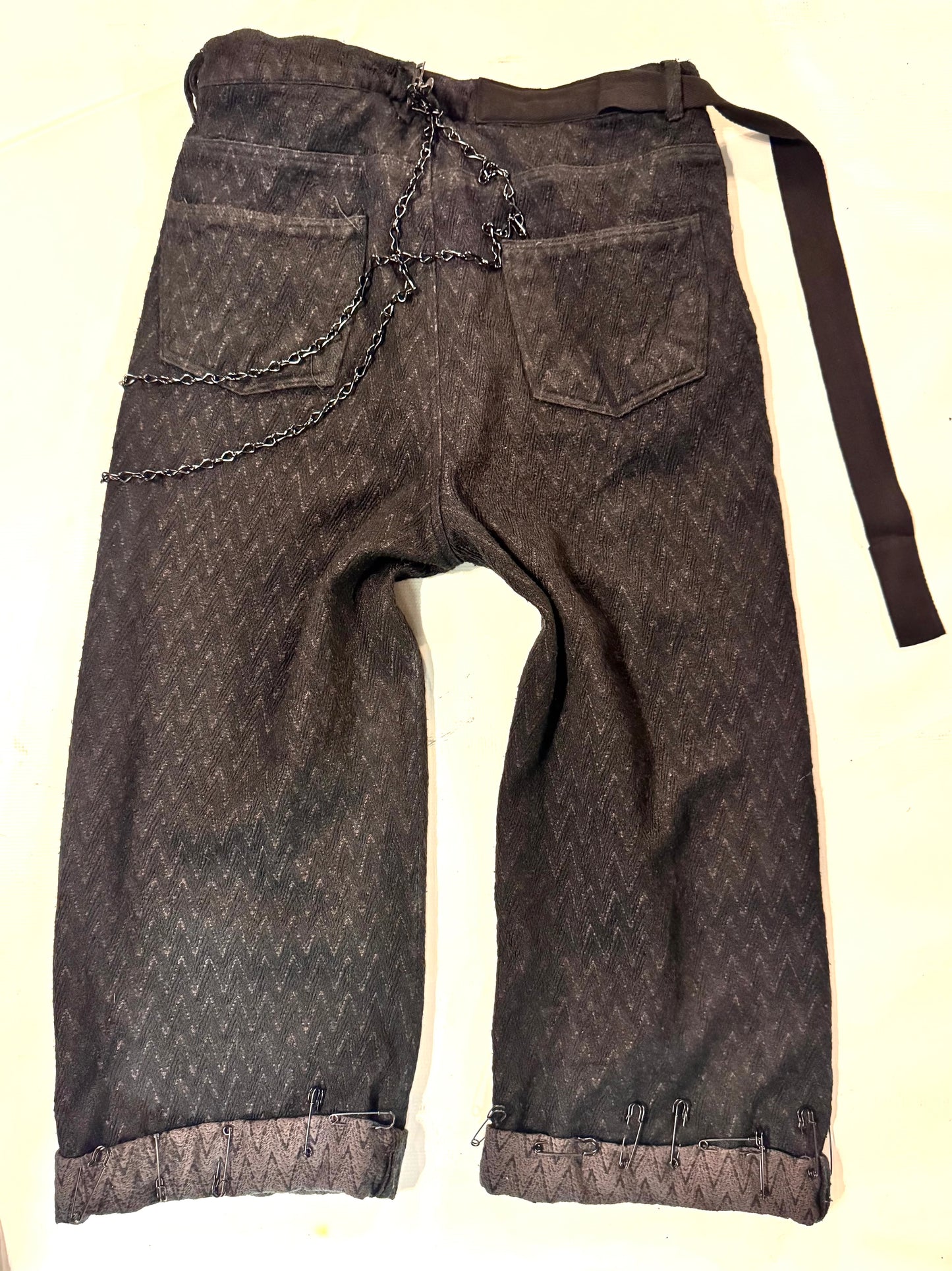 FW25 ||CROPPED PINNED HEM GODDE JEANS ||EMBROIDERED SILK ON LINEN