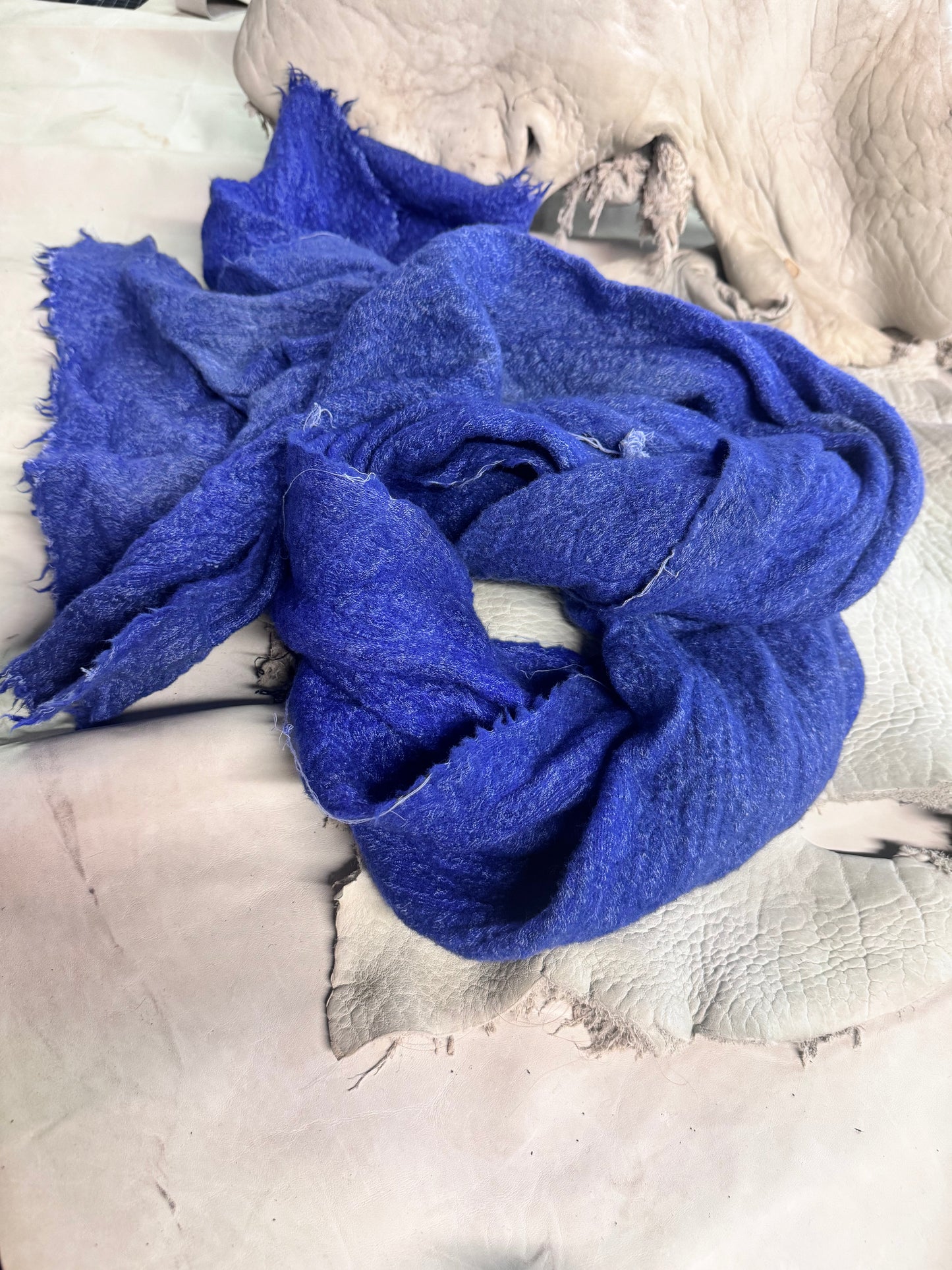 FW25 || LARGE BOILED WOOL STOLE || ROYAL