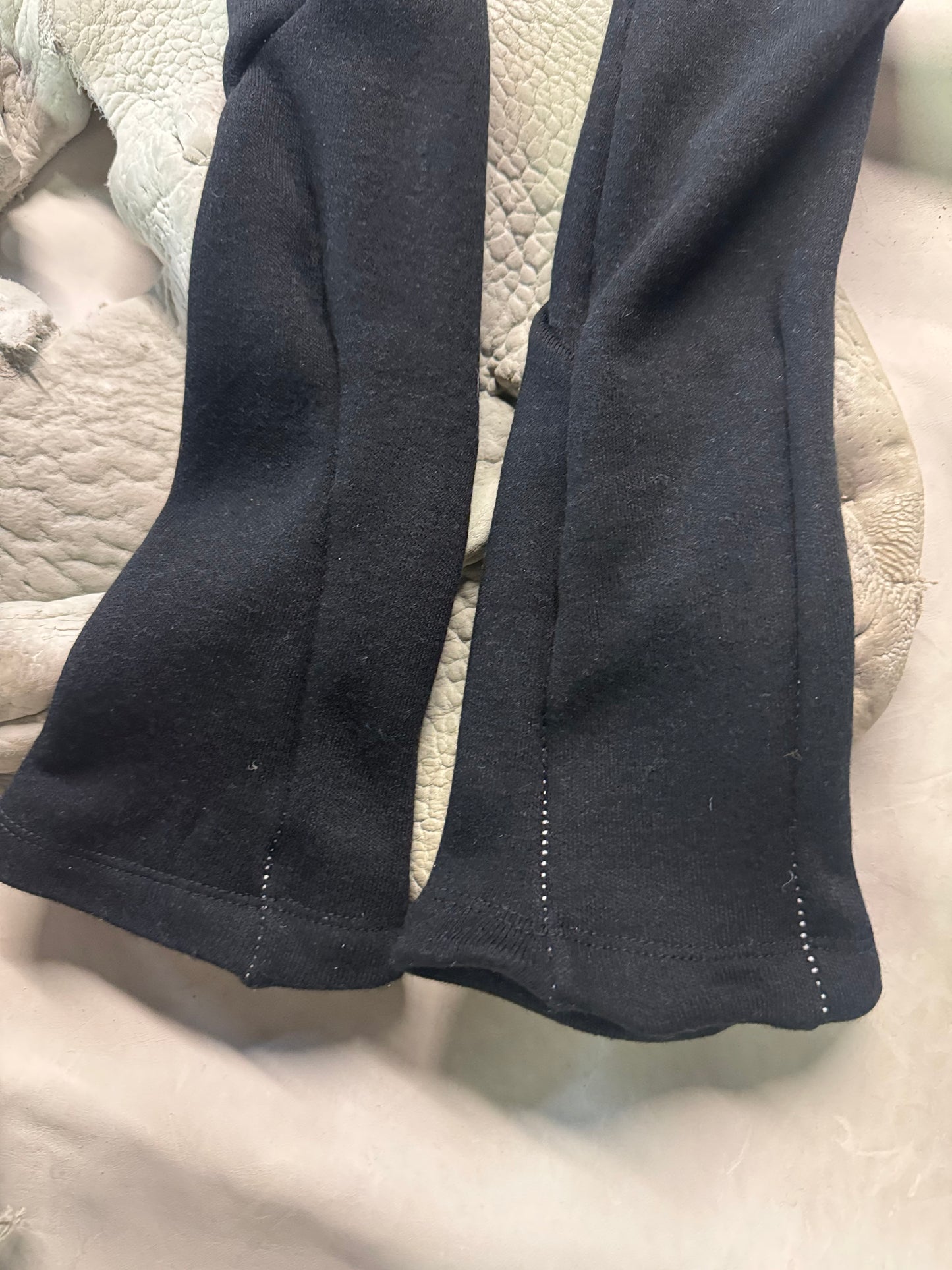 FW25 || OVERLOCKED LONG ARM GAUNTLETS || BLACK - BLACK