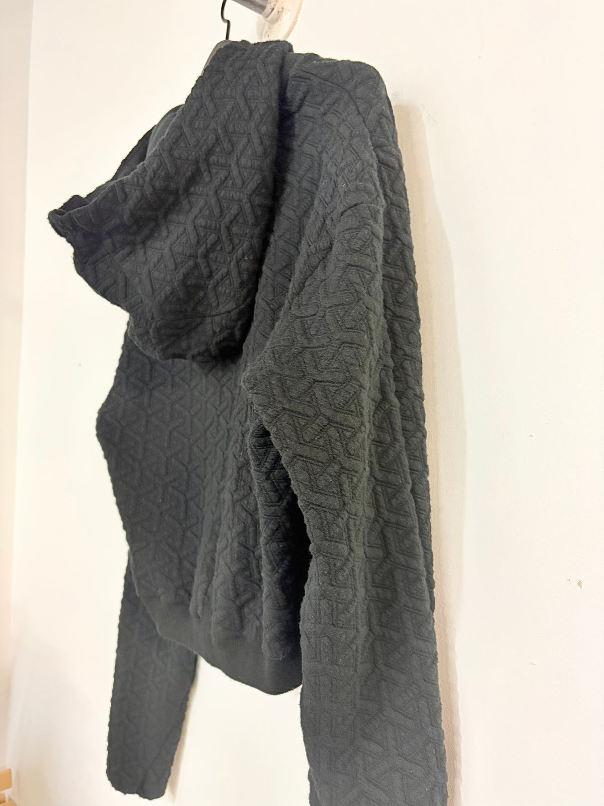 FEMME || FAULTED SHOULDER CROPPED HOODIE || OD BLACK