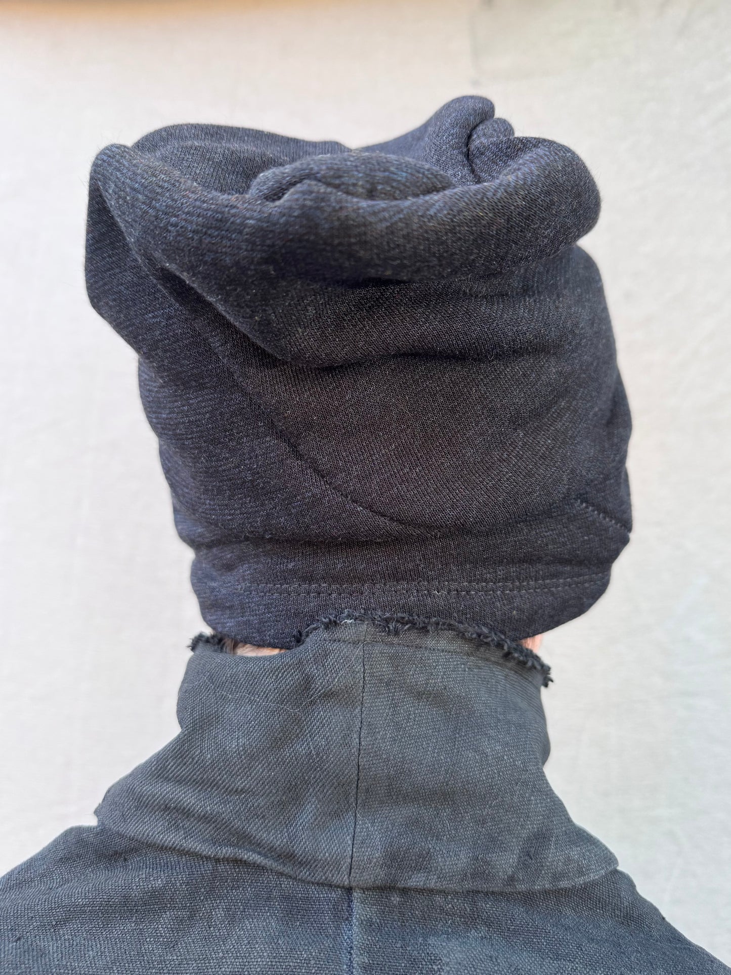 FW25 || TRIANGULAR PANEL BEANIE || OVERLOCKED || BLACK ON BLACK