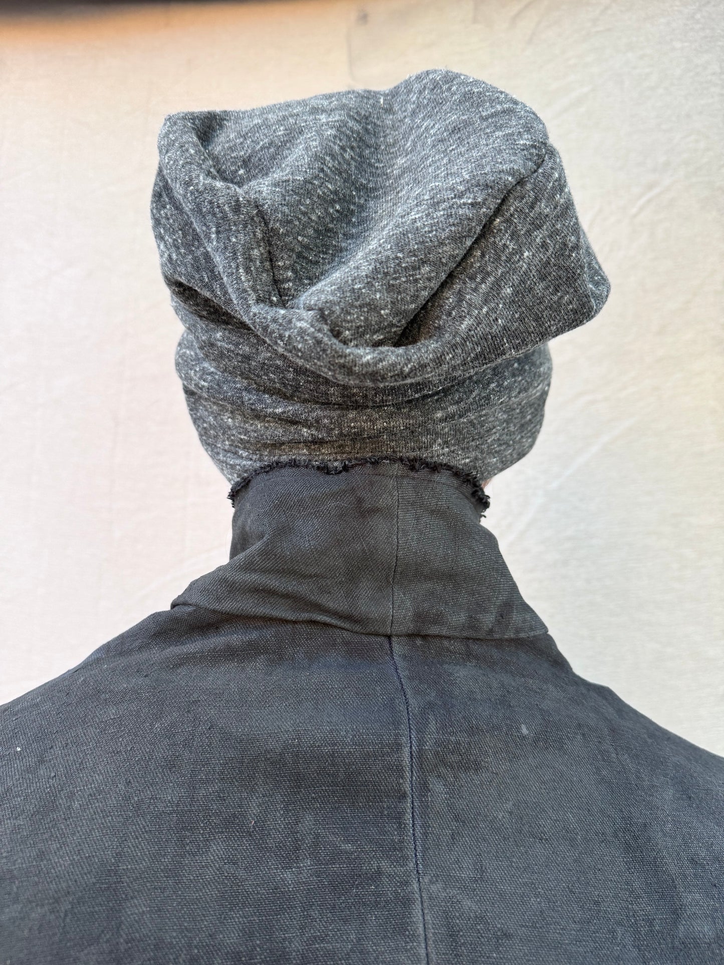 FW25 || TRIANGULAR PANEL BEANIE || OVERLOCKED || GREY