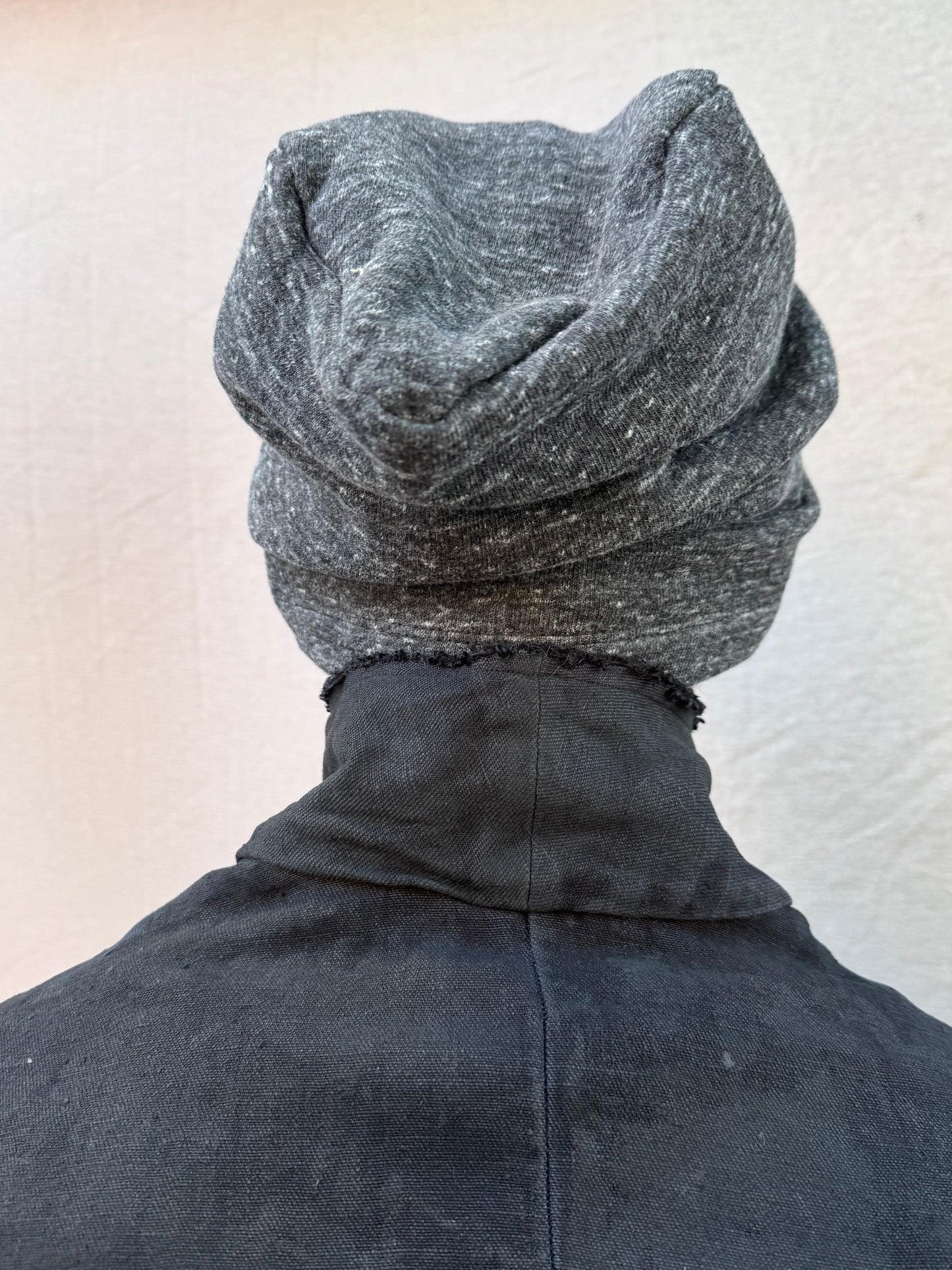 FW25 || TRIANGULAR PANEL BEANIE || DARK GREY