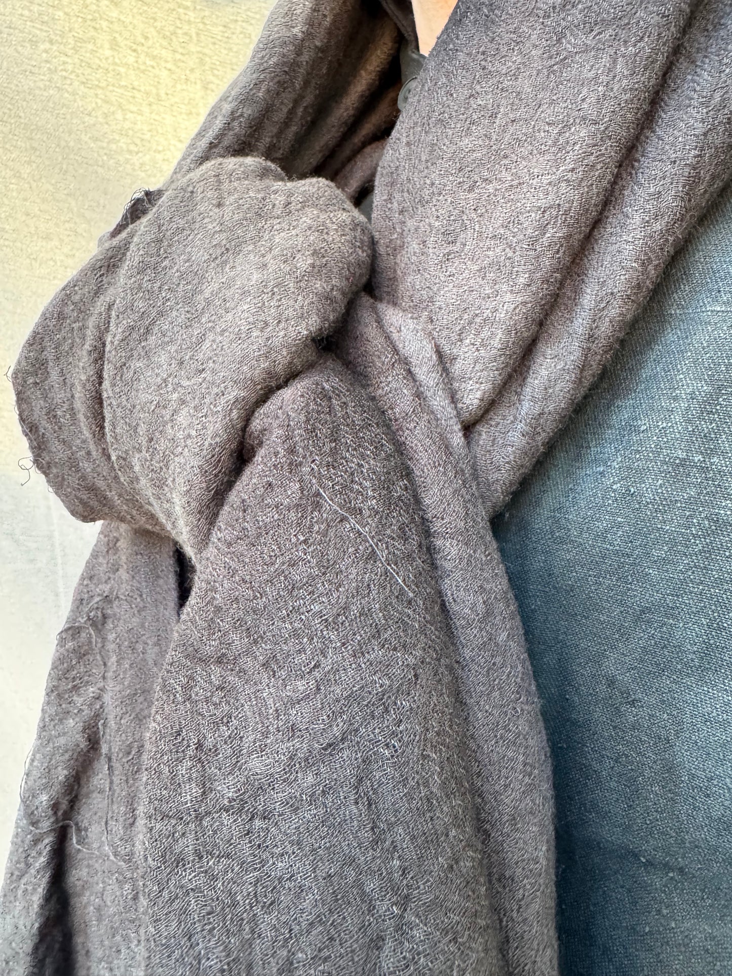 FW25 || LARGE BOILED WOOL BROCADE STOLE || BLACK