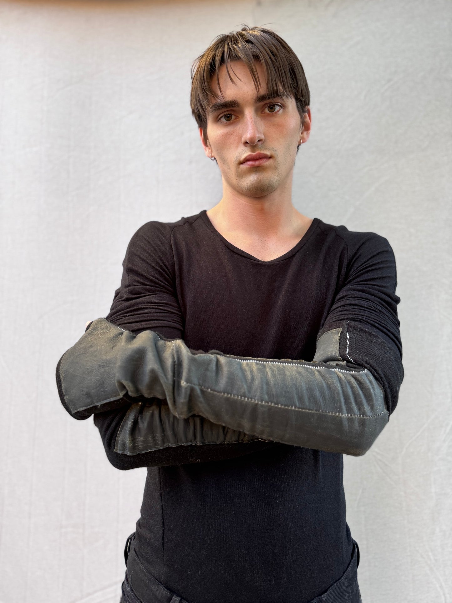 FW25 || OVERLOCKED LONG ARM GAUNTLETS || LEATHER + WOOL BLEND