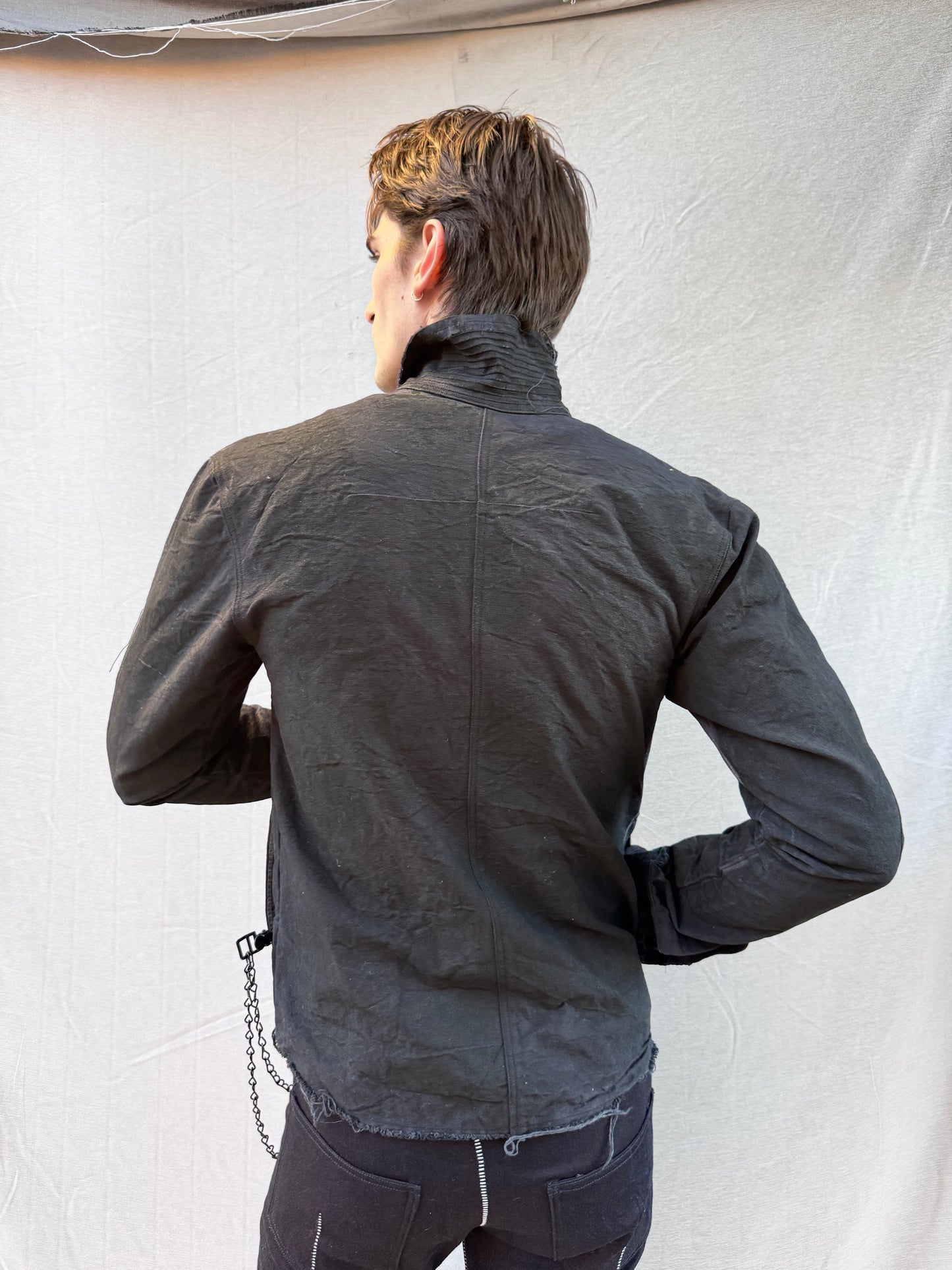 FW25 || FAULTED SHOULDER KEYCHAIN WORK JACKET|| CHARCOAL COATED COTTON