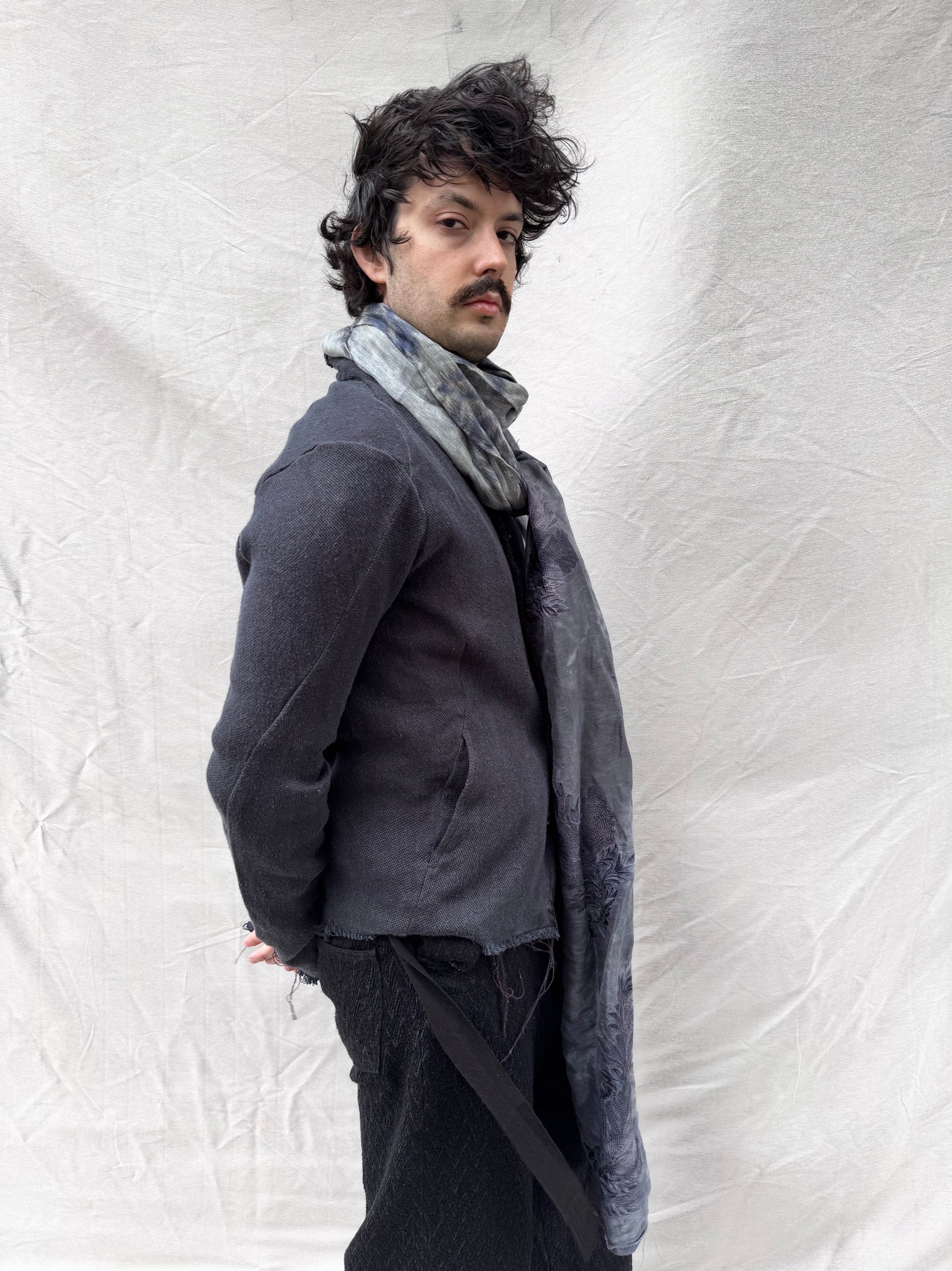 FW25 || FLAT FELLED EMBROIDERED SCARF || 100% LINEN || GREY