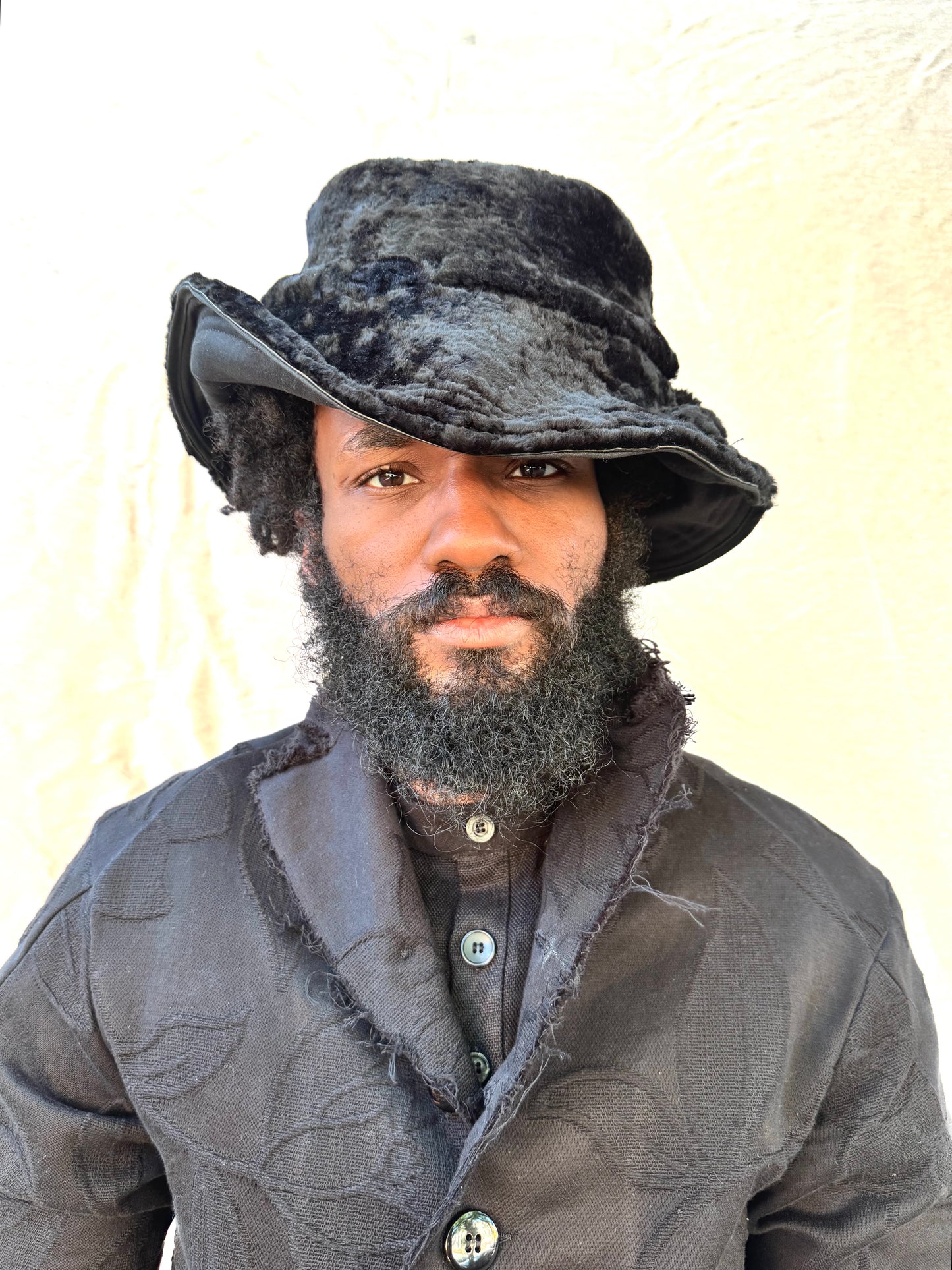 FW25 ||WIRE BRIM BUCKET HAT || 100% SHEARLING || BLACK