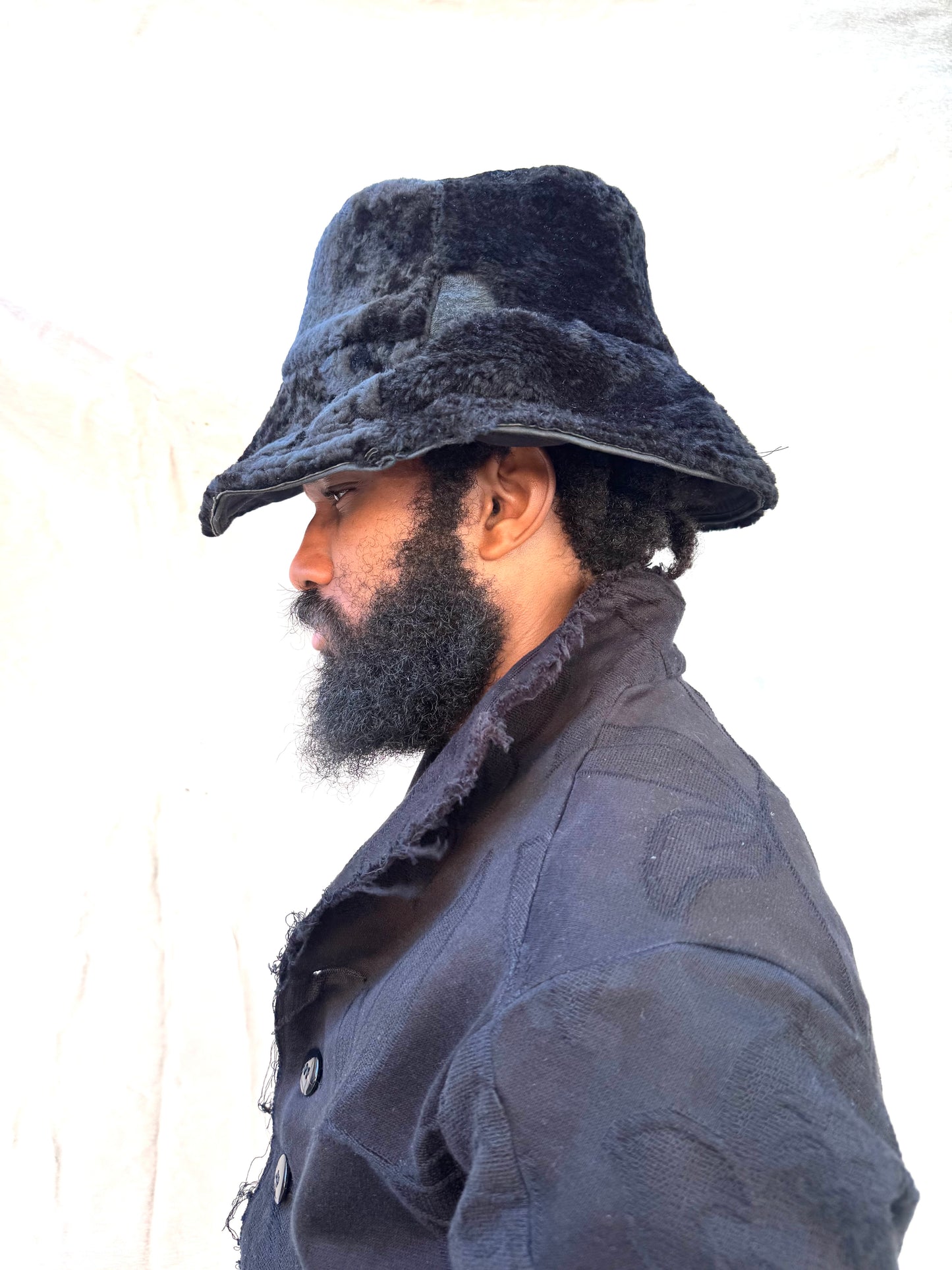 FW25 ||WIRE BRIM BUCKET HAT || 100% SHEARLING || BLACK