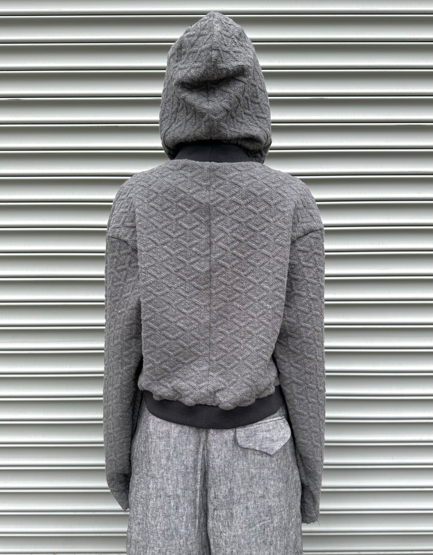 SS24 || FAULTED SHOULDER CROPPED HOODIE || GREY