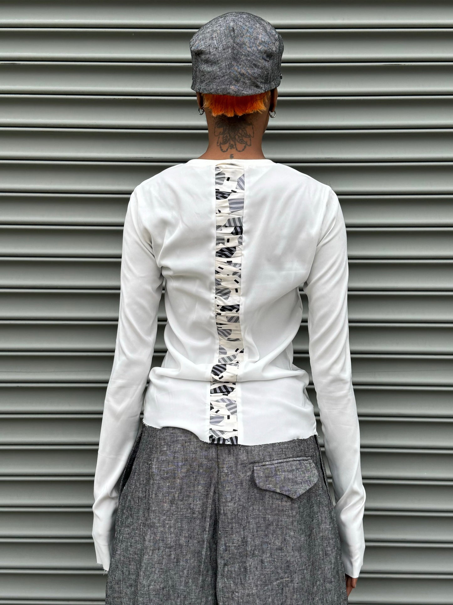 SS24 || RUCHED SPINE LONG SLEEVE TOP || WHITE