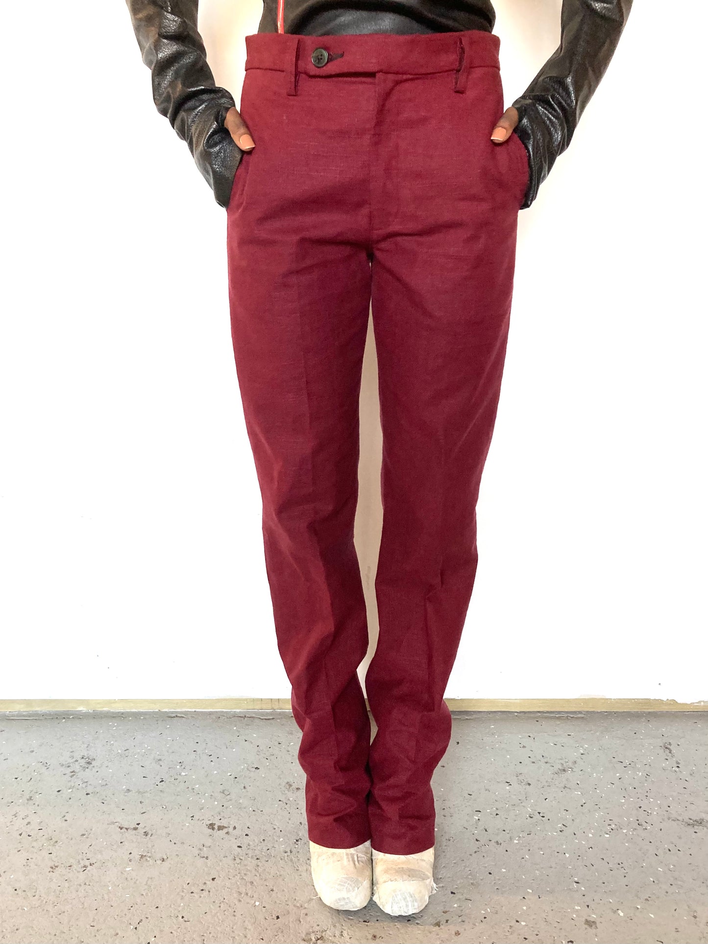 KNG13 || FEMME - CLASSIC SLIM PANTS || 100% COATED LINEN - MAROON