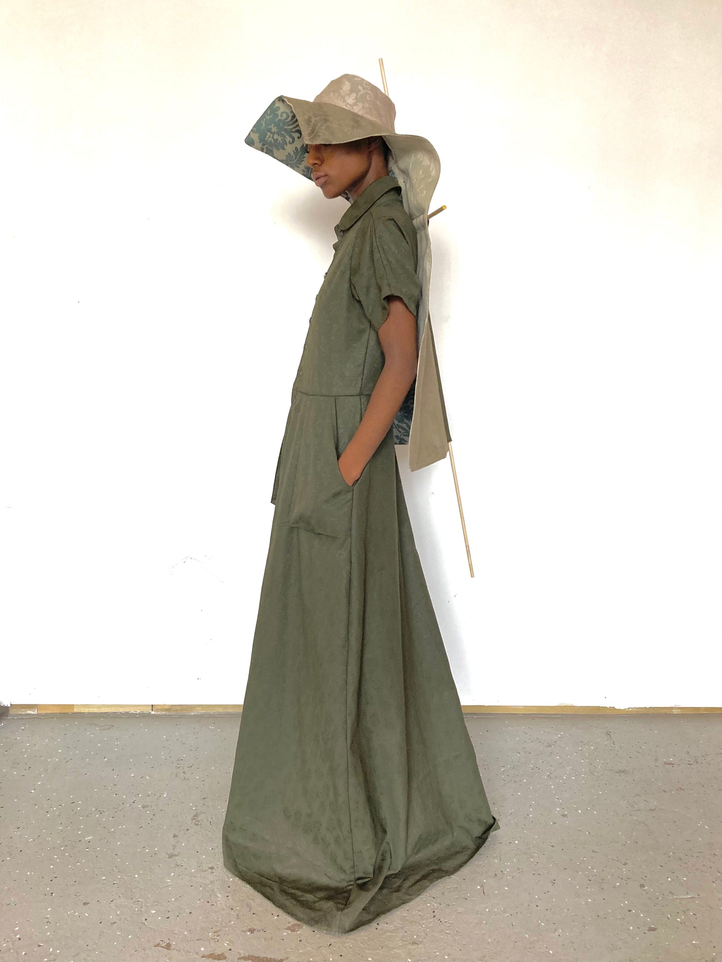 KNG13 || FEMME - FAULTED SHOULDER 3-D POCKET SHIRTDRESS || COMBAT GREEN COTTON
