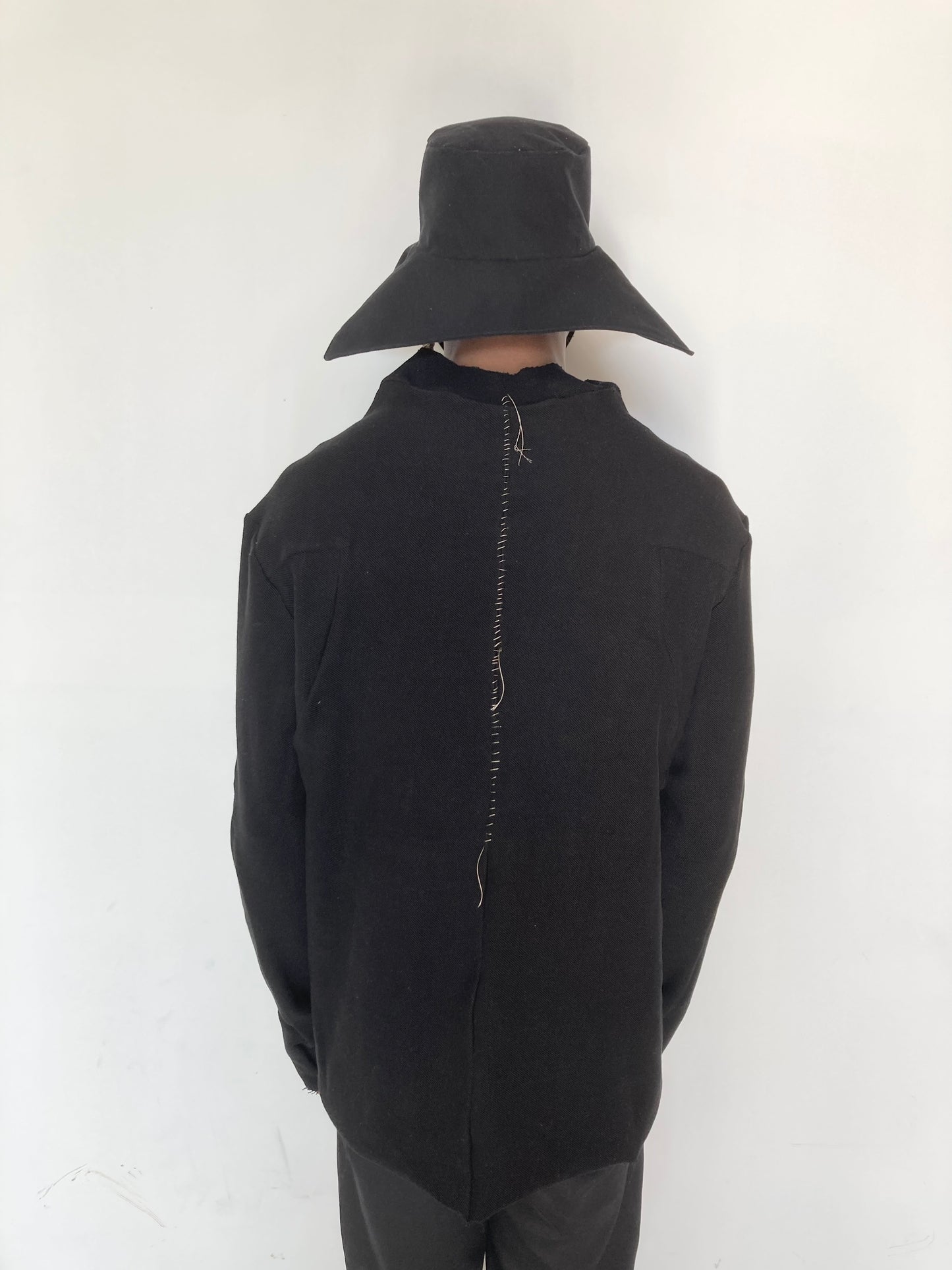 KNG 13 || PROTOLOGICAL HAND STITCHED - CAYMANAS - TOP || BLACK||