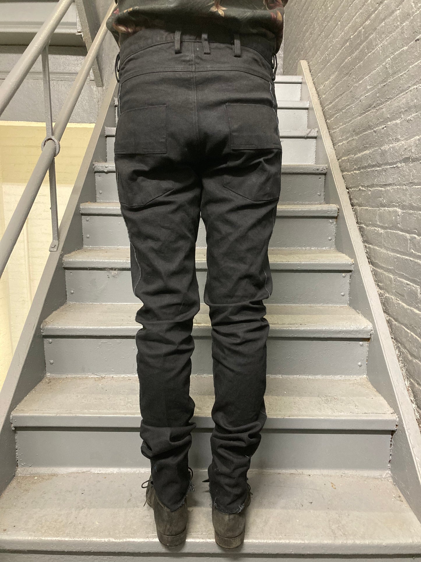 ARCHIVE ADDITIONS - OVERDYED MOVING SEAM SELEVEDGE JEANS - BLACK