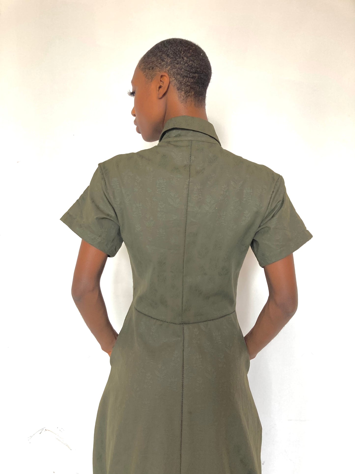 KNG13 || FEMME - FAULTED SHOULDER 3-D POCKET SHIRTDRESS || COMBAT GREEN COTTON