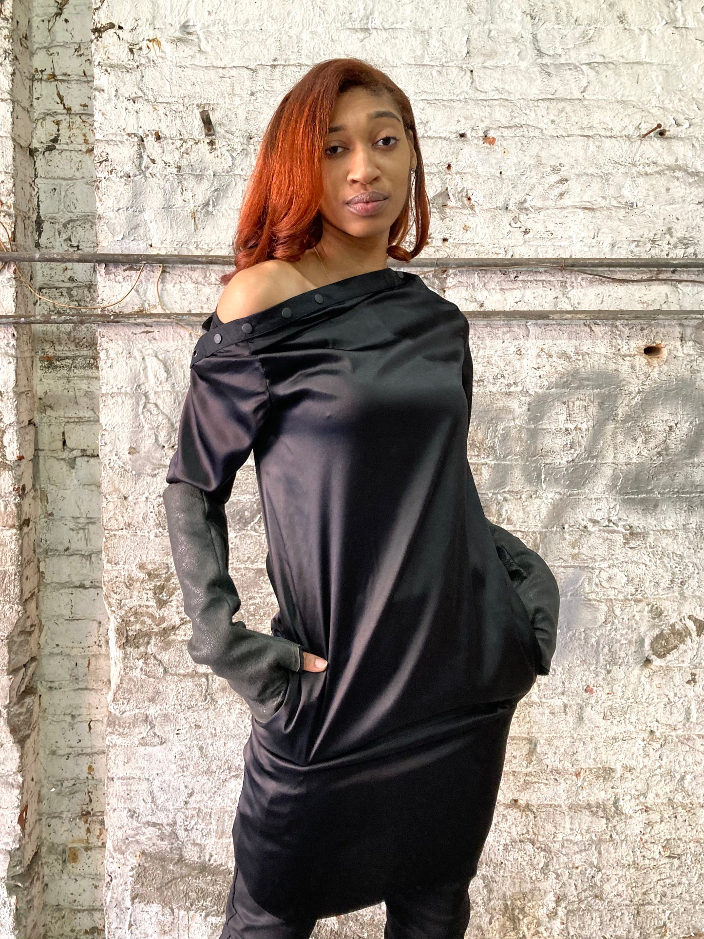 21.2 .5 PRIMORDIAL SNAP COLLAR DRESS || SILK || - BLACK