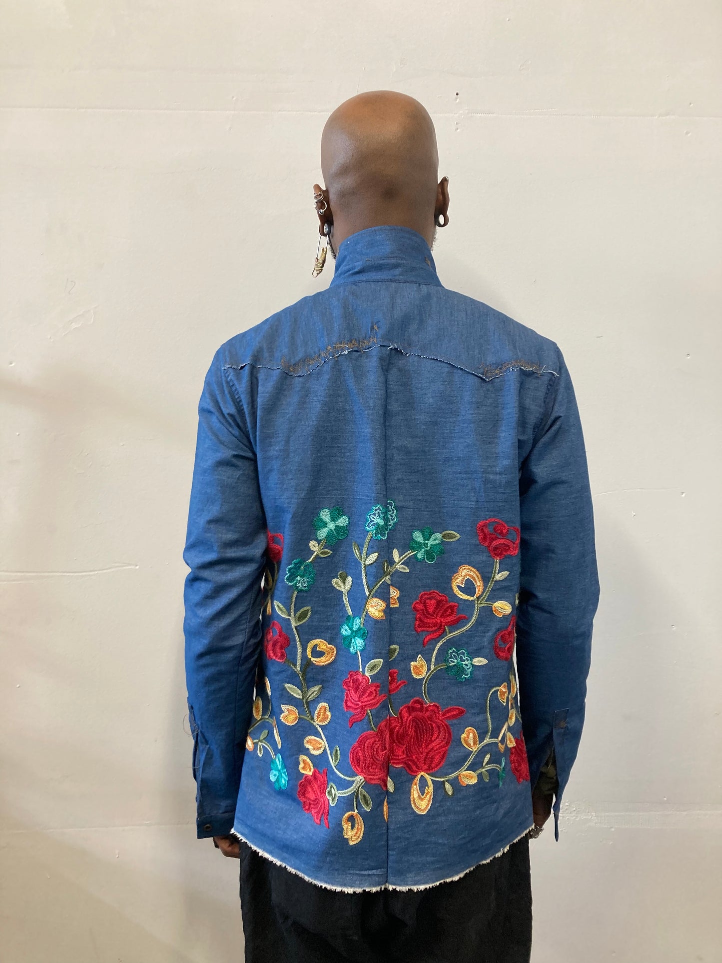 22.1 EMBROIDERED DENIM WESTERN SHIRT