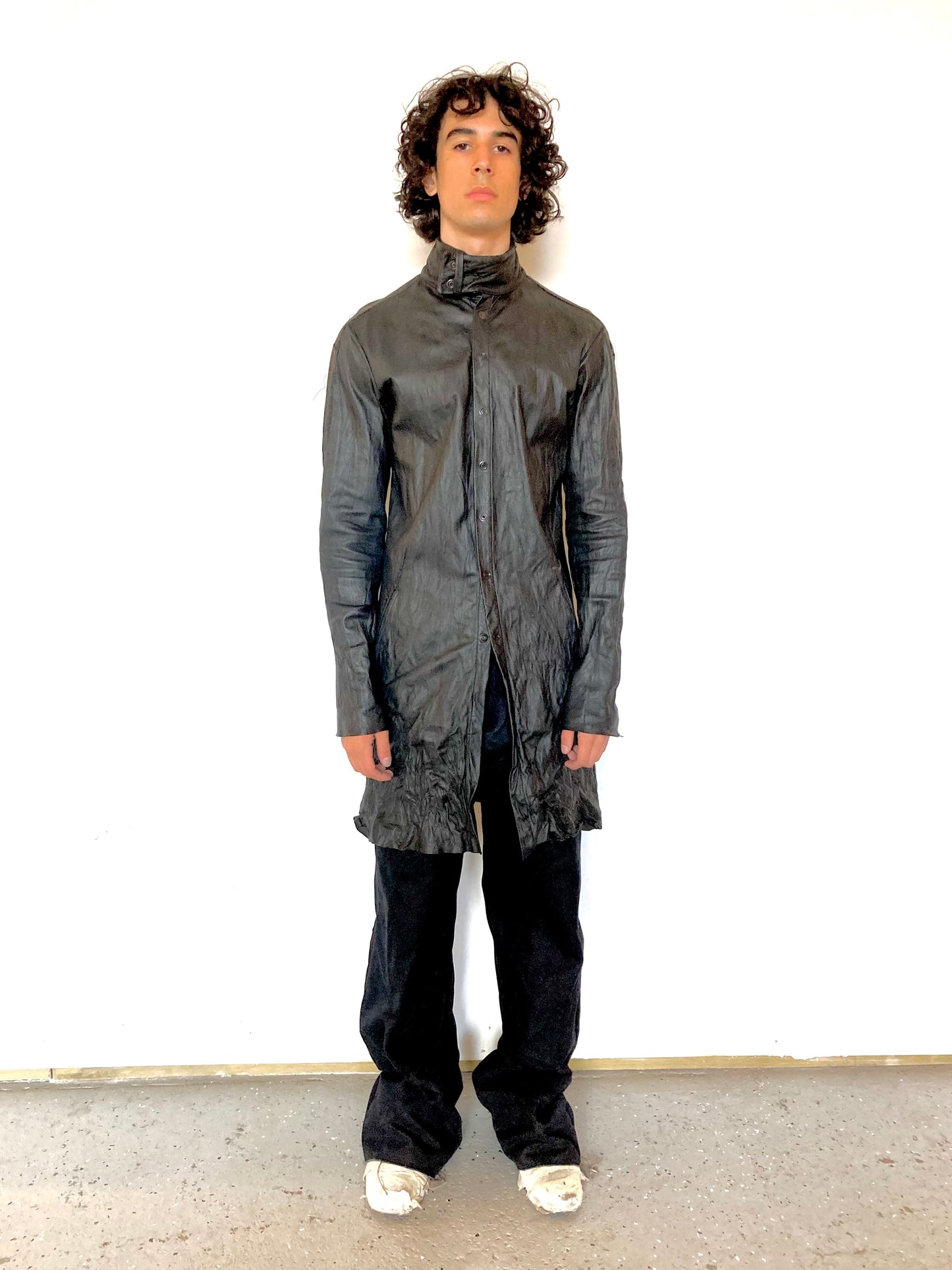 KNG13 || DARNSTITCHED FAULTED SHOULDER UNLINED SHIRT - BLACK COWHIDE ||