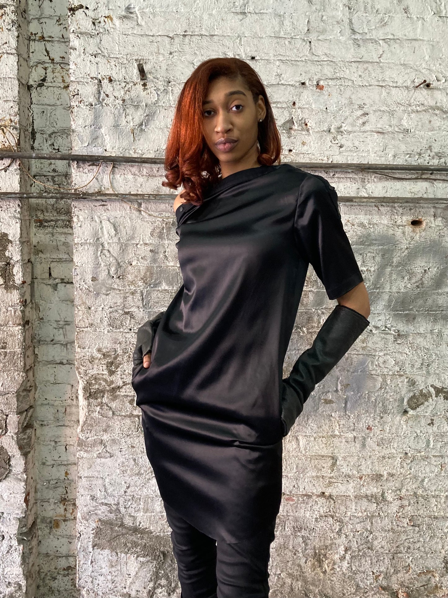 21.2 .5 PRIMORDIAL SNAP COLLAR DRESS || SILK || - BLACK