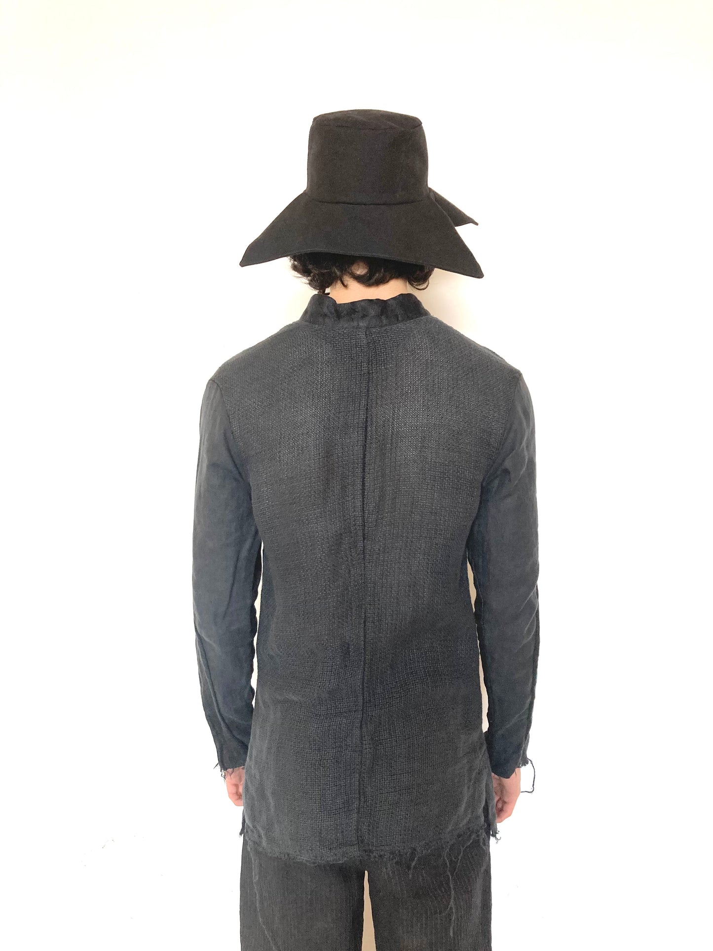 KNG13 || FAULTED SHOULDER LONG SHIRT BAND COLLAR || MIXED LINEN BLACK