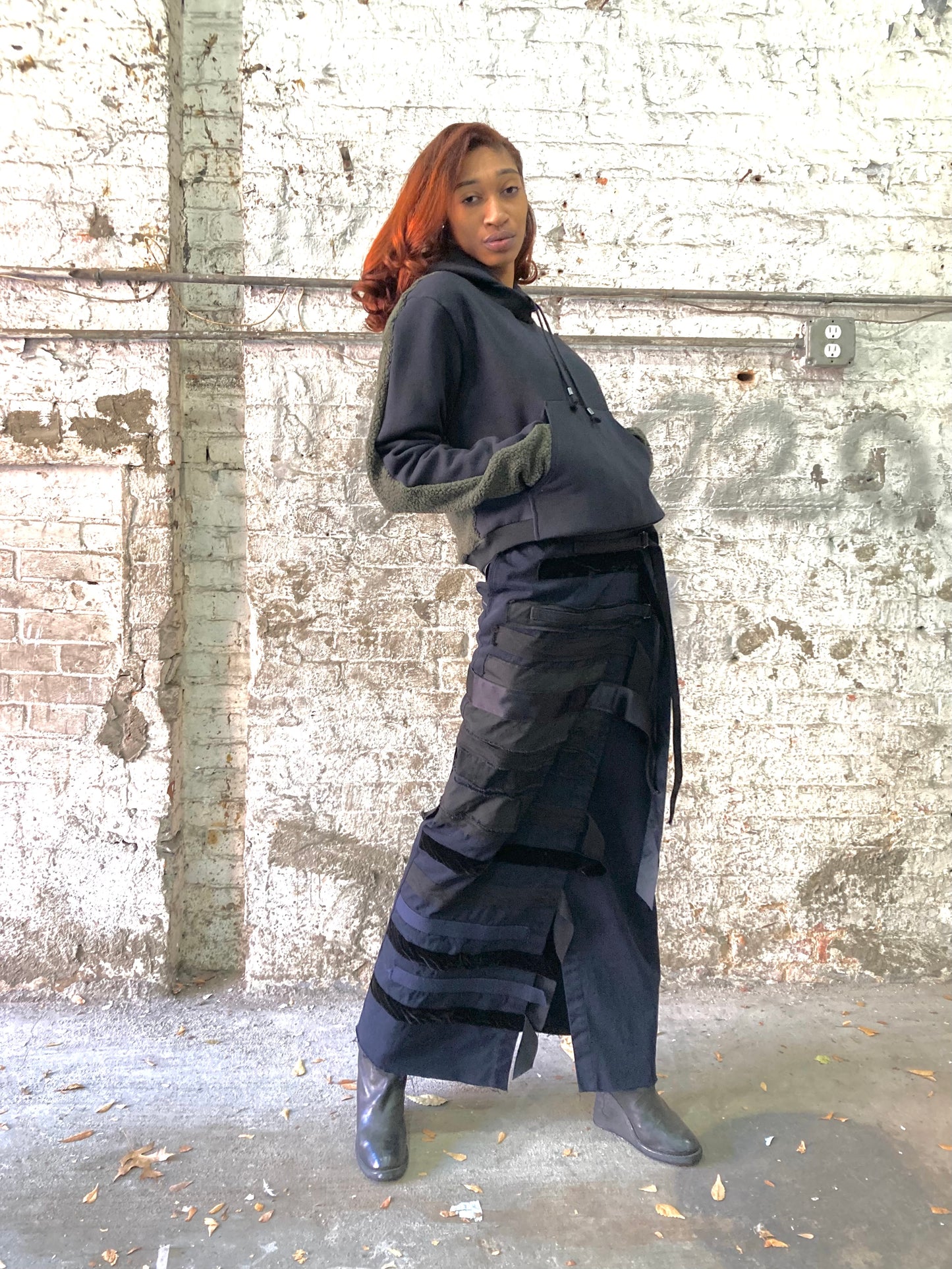 21.2 .5 FAULTED SHOULDER || 420 || CROPPED HOODIE - GREEN + BLACK