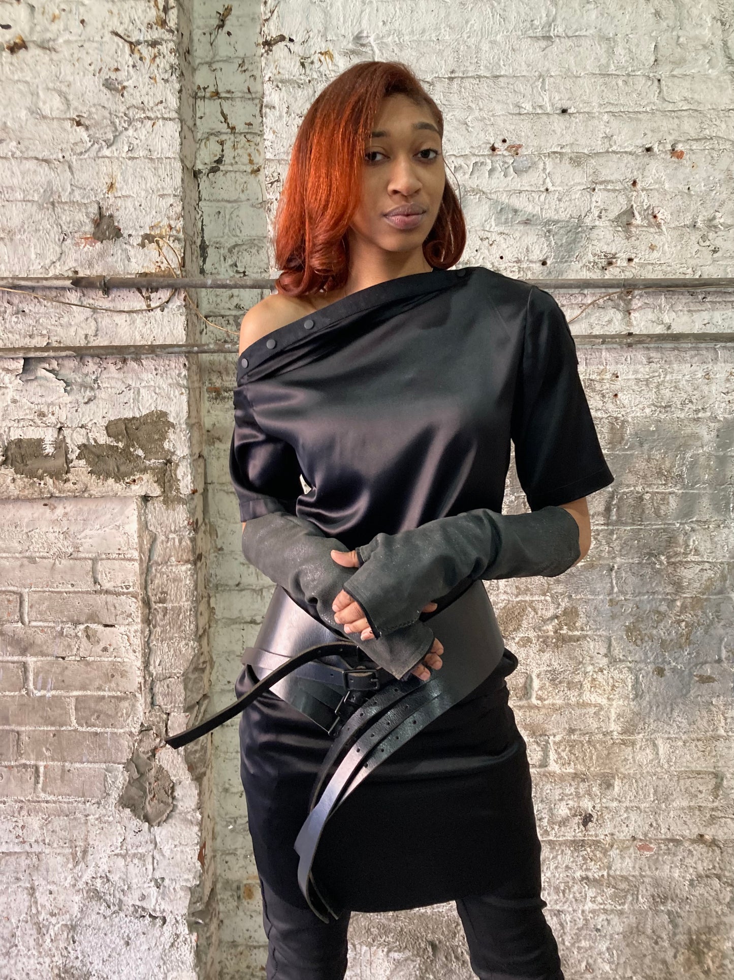 21.2 .5 PRIMORDIAL SNAP COLLAR DRESS || SILK || - BLACK