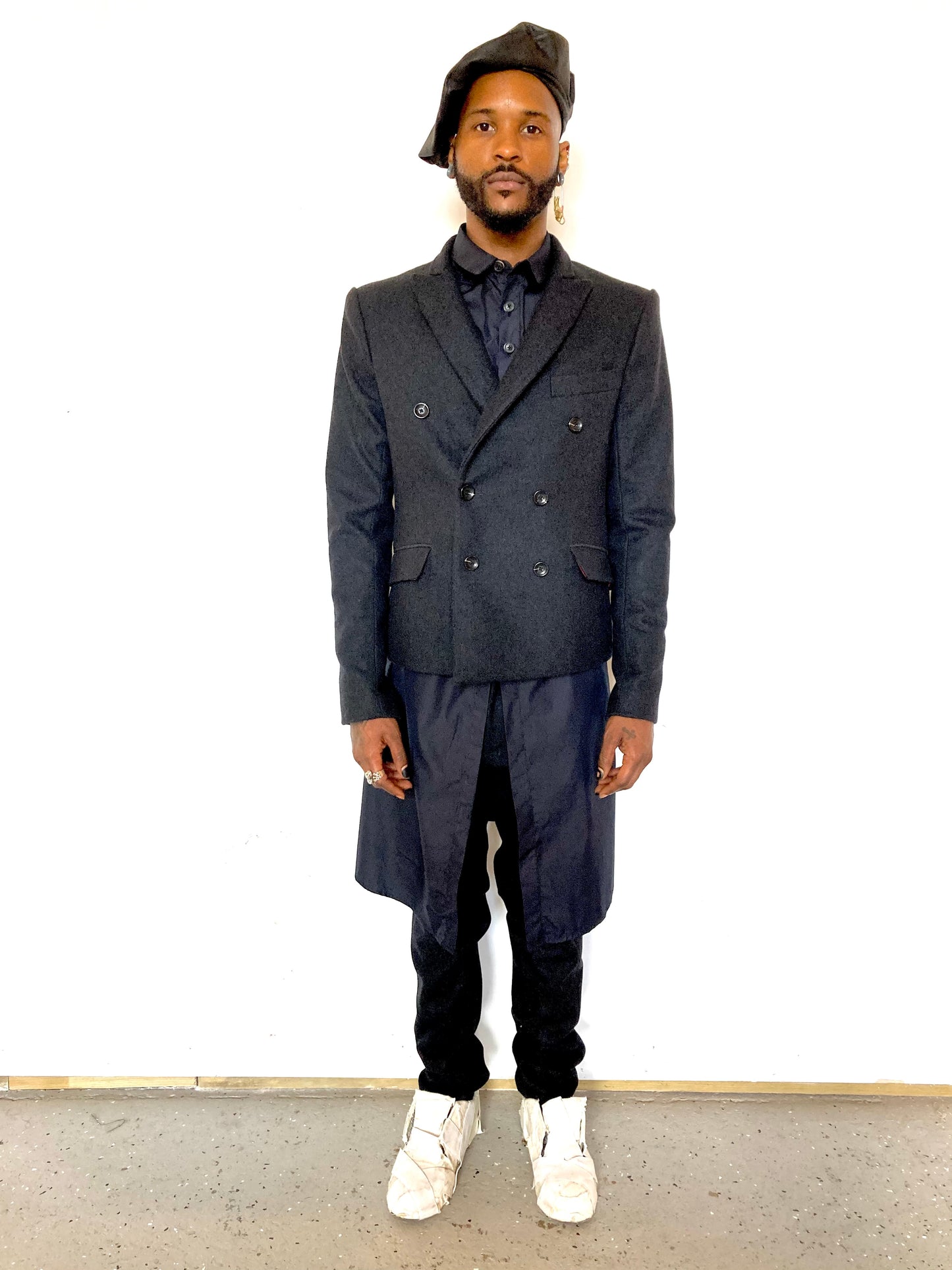 KNG13 || PEAKED LAPEL DOUBLE BREAST CROPPED BLAZER ||