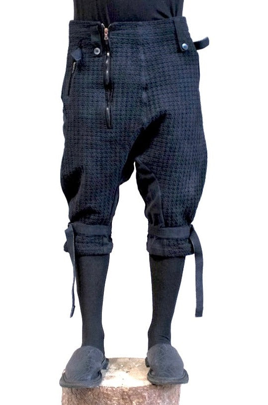 SS23|| ASYMMETRIC ZIPPER FLY ARC YOKE SHORTS - OD BLACK