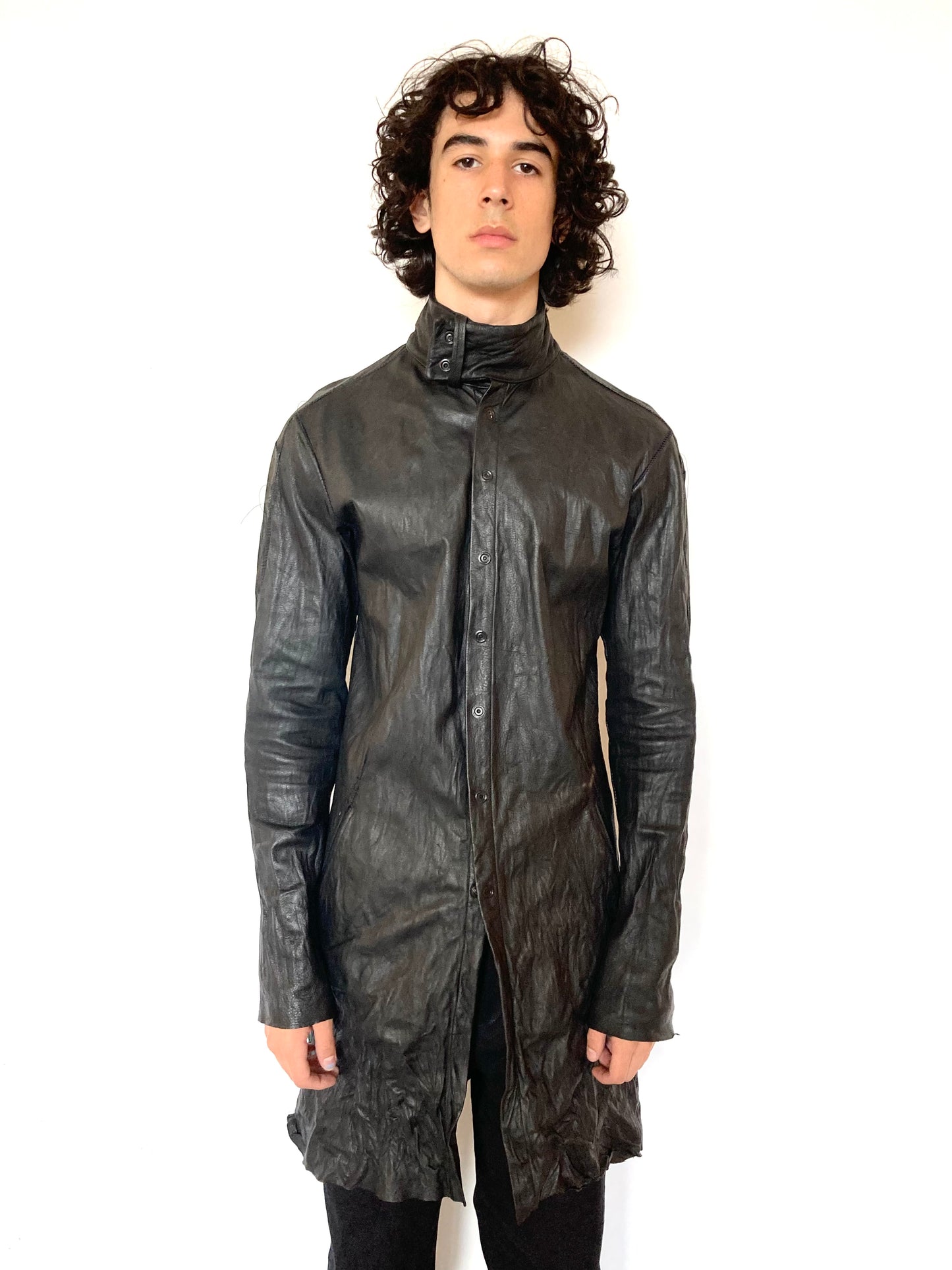 KNG13 || DARNSTITCHED FAULTED SHOULDER UNLINED SHIRT - BLACK COWHIDE ||