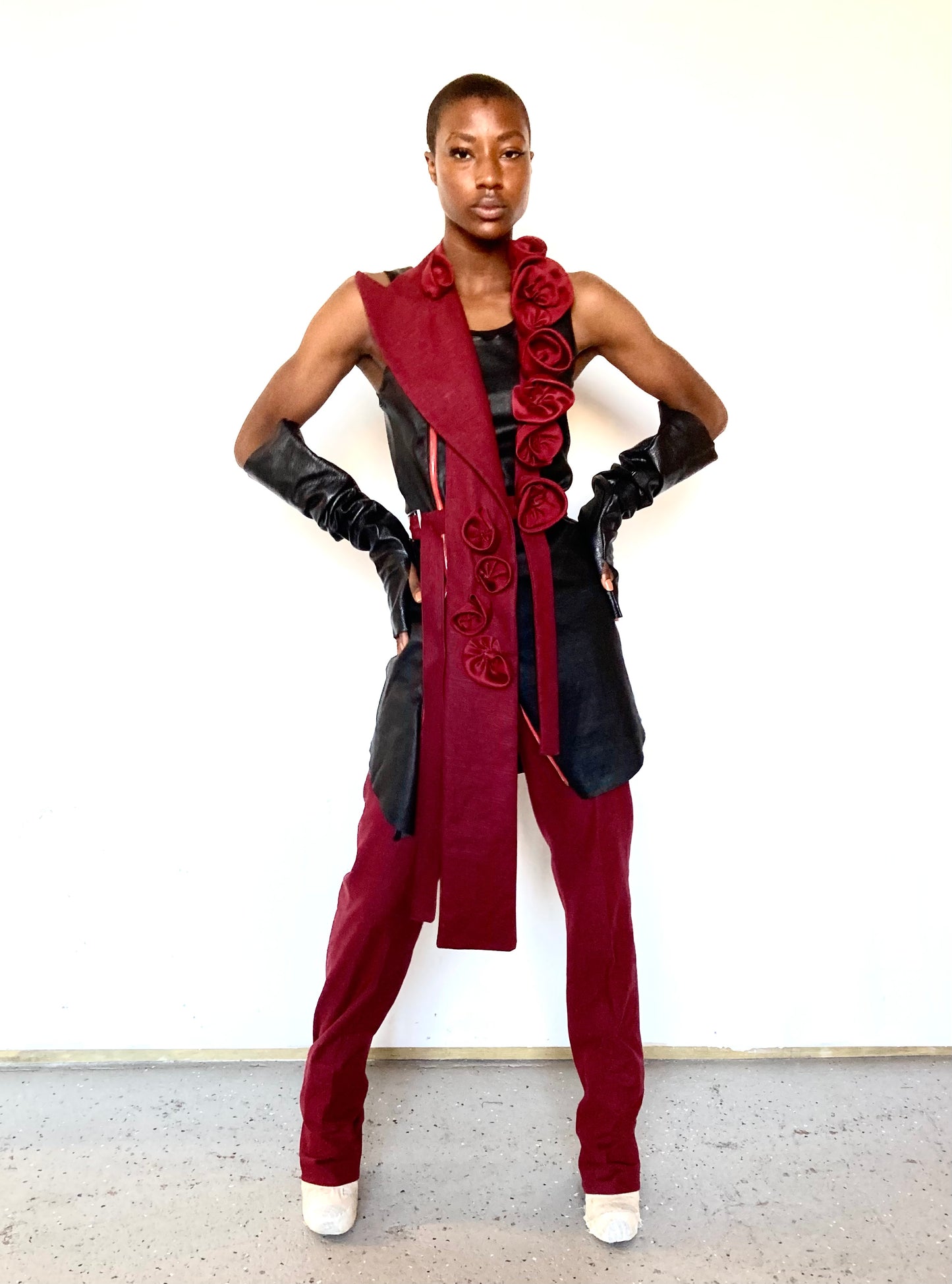 KNG13 || FEMME - CLASSIC SLIM PANTS || 100% COATED LINEN - MAROON