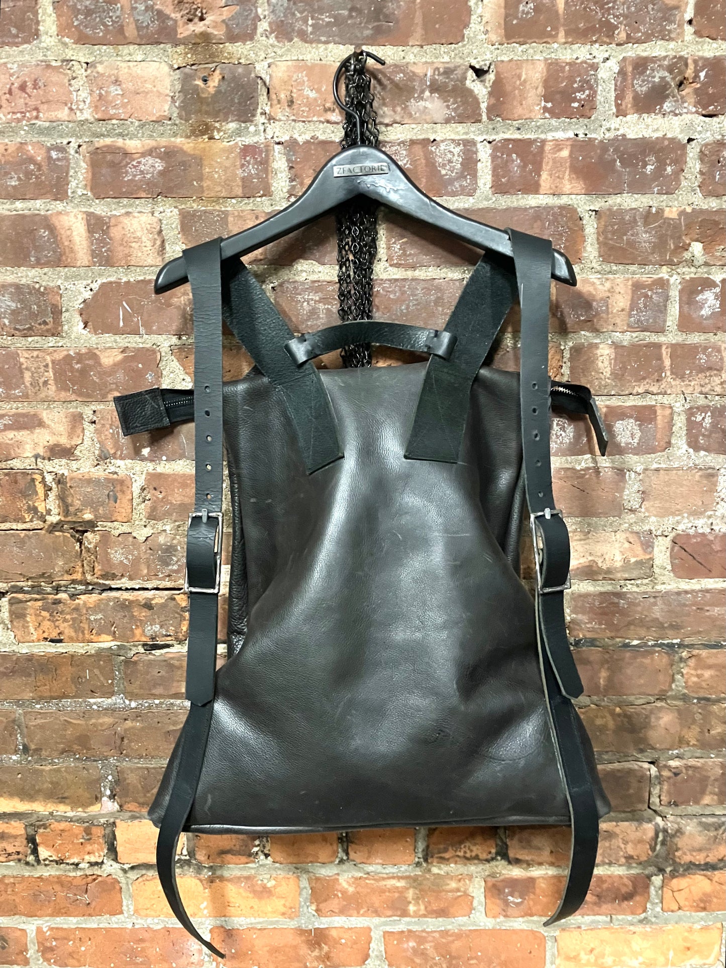 SS23 SLIM PROFILE BACKPACK - BLACK COWHIDE