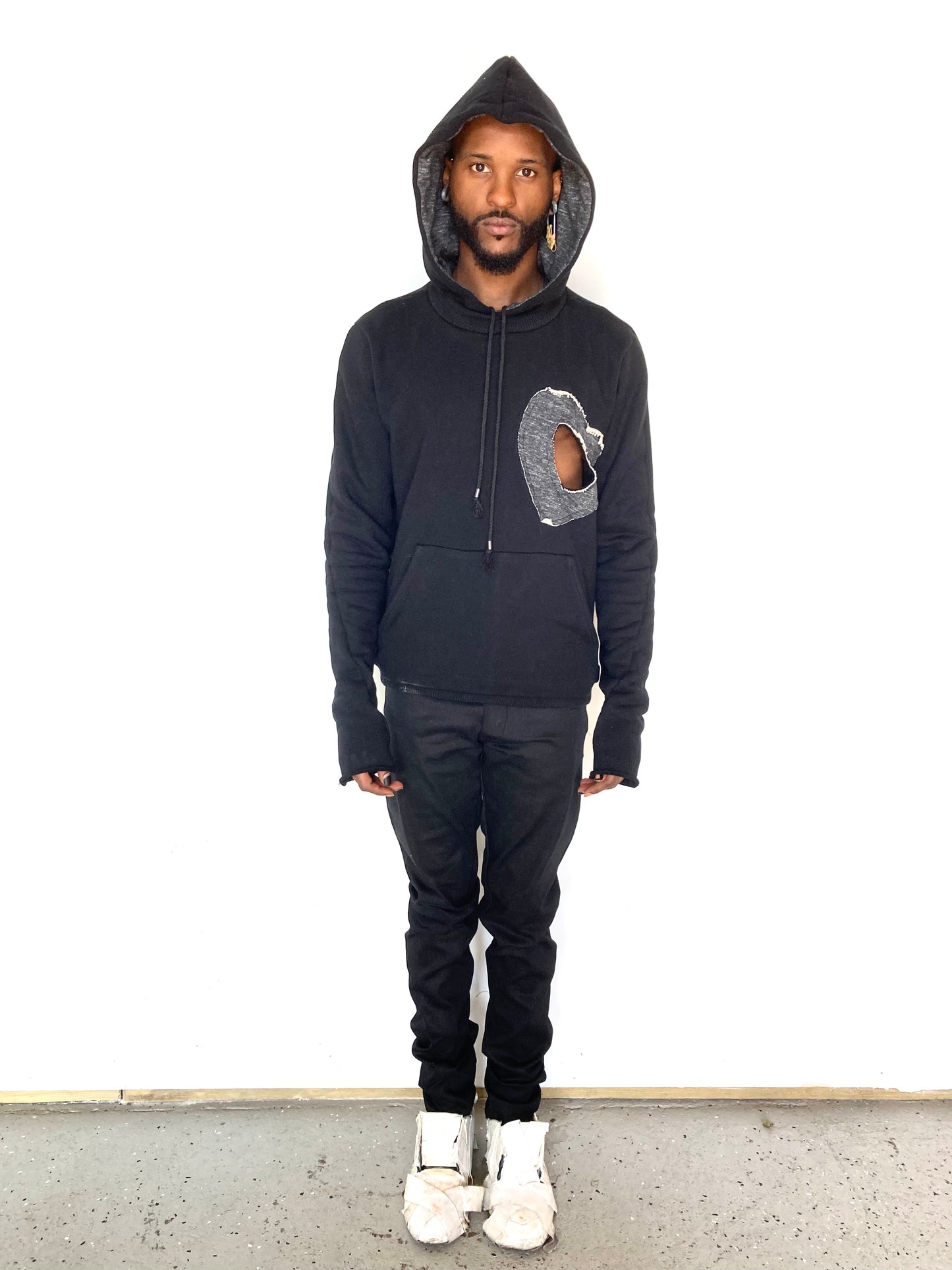 KNG13 || HEMMINGS OPEN HEART HOODIE || GREY + BLACK ||