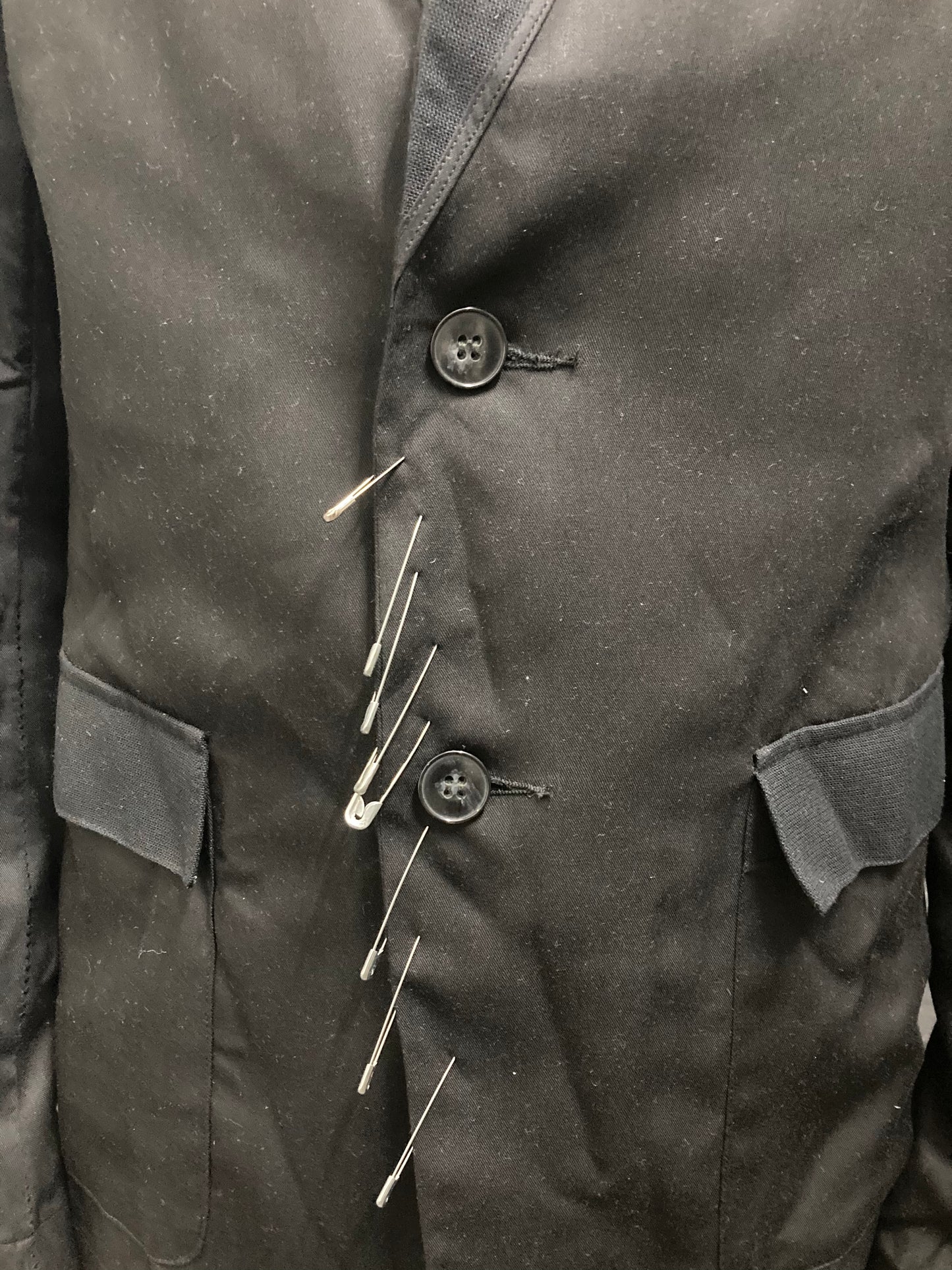 ARCHIVE ADDITIONS - NOTCHED LAPEL UNLINED 5 BUTTON BLAZER || COTTON
