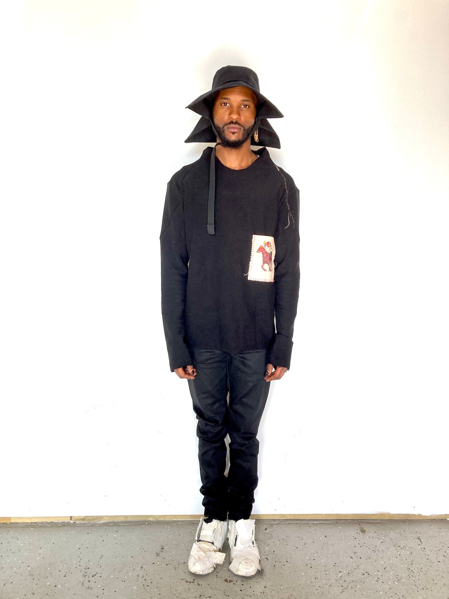 KNG 13 || PROTOLOGICAL HAND STITCHED - CAYMANAS - TOP || BLACK||