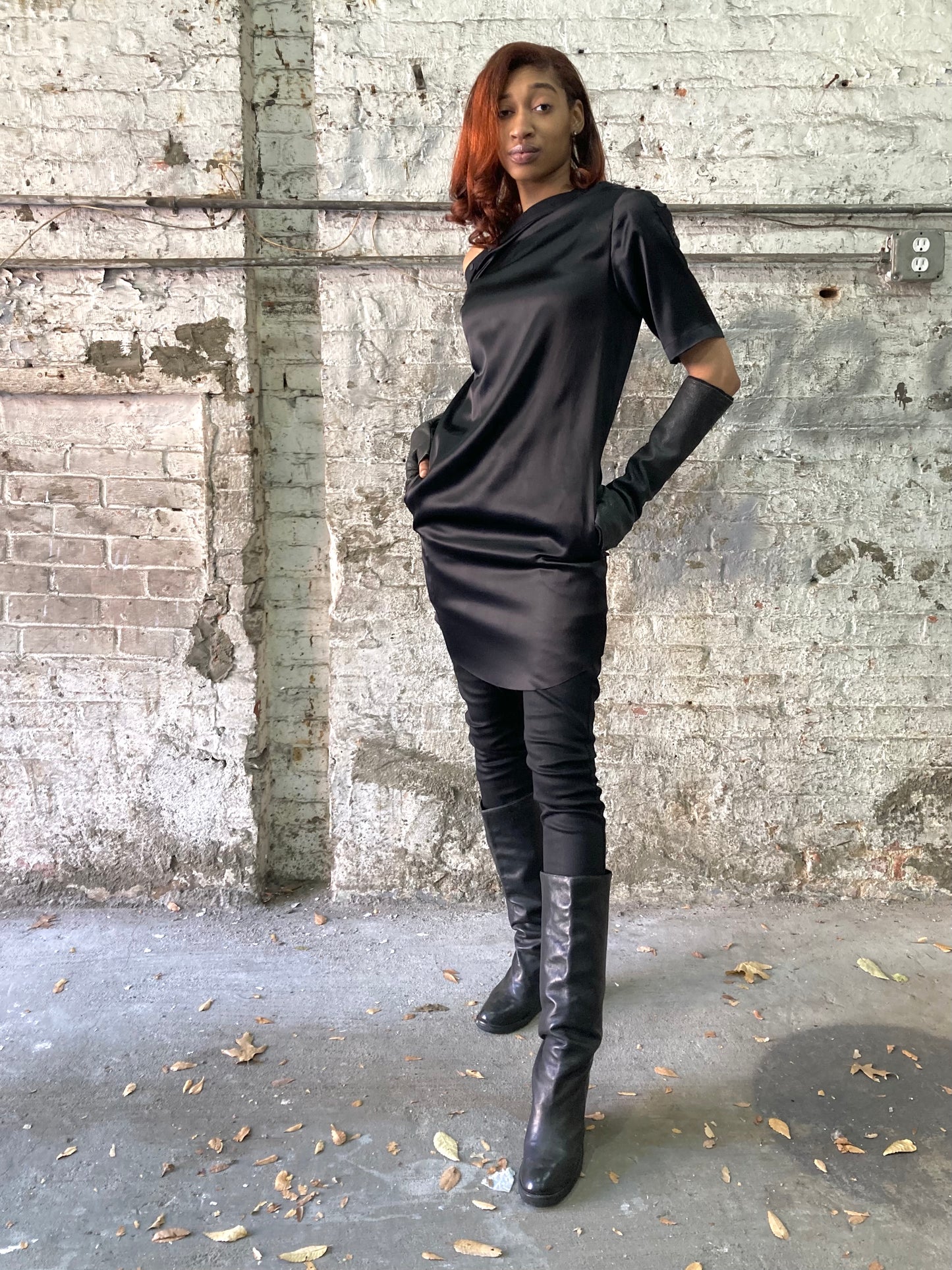 21.2 .5 PRIMORDIAL SNAP COLLAR DRESS || SILK || - BLACK