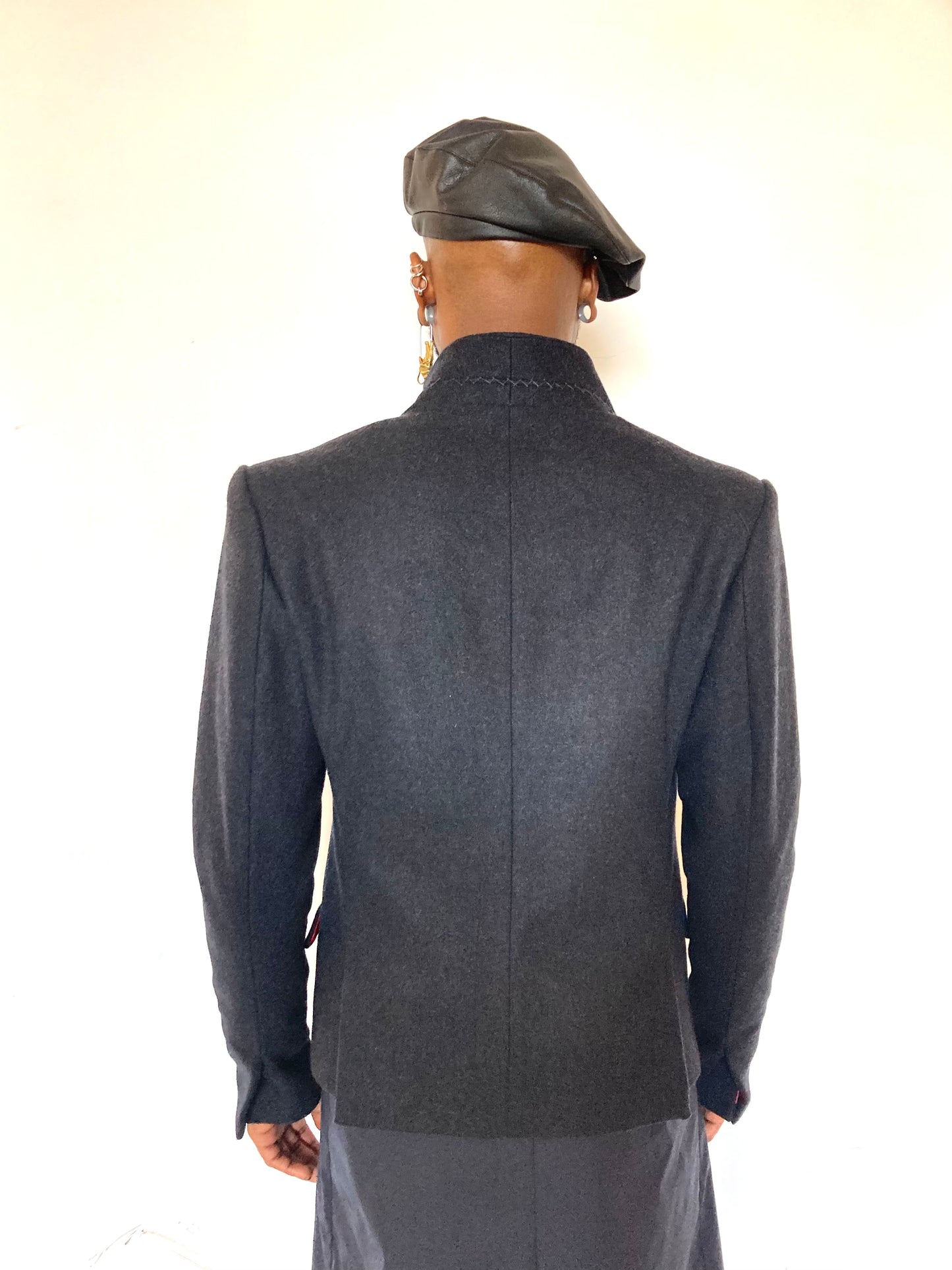 KNG13 || PEAKED LAPEL DOUBLE BREAST CROPPED BLAZER ||