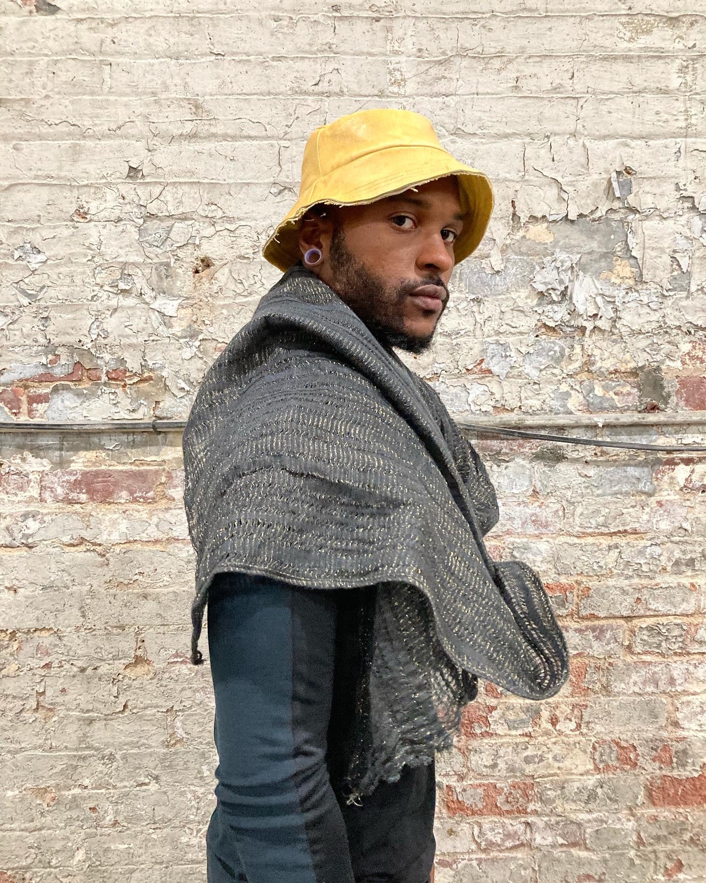 21.2 - LEATHER + LINEN REVERSIBLE BUCKET HAT - YARDMAN YELLOW