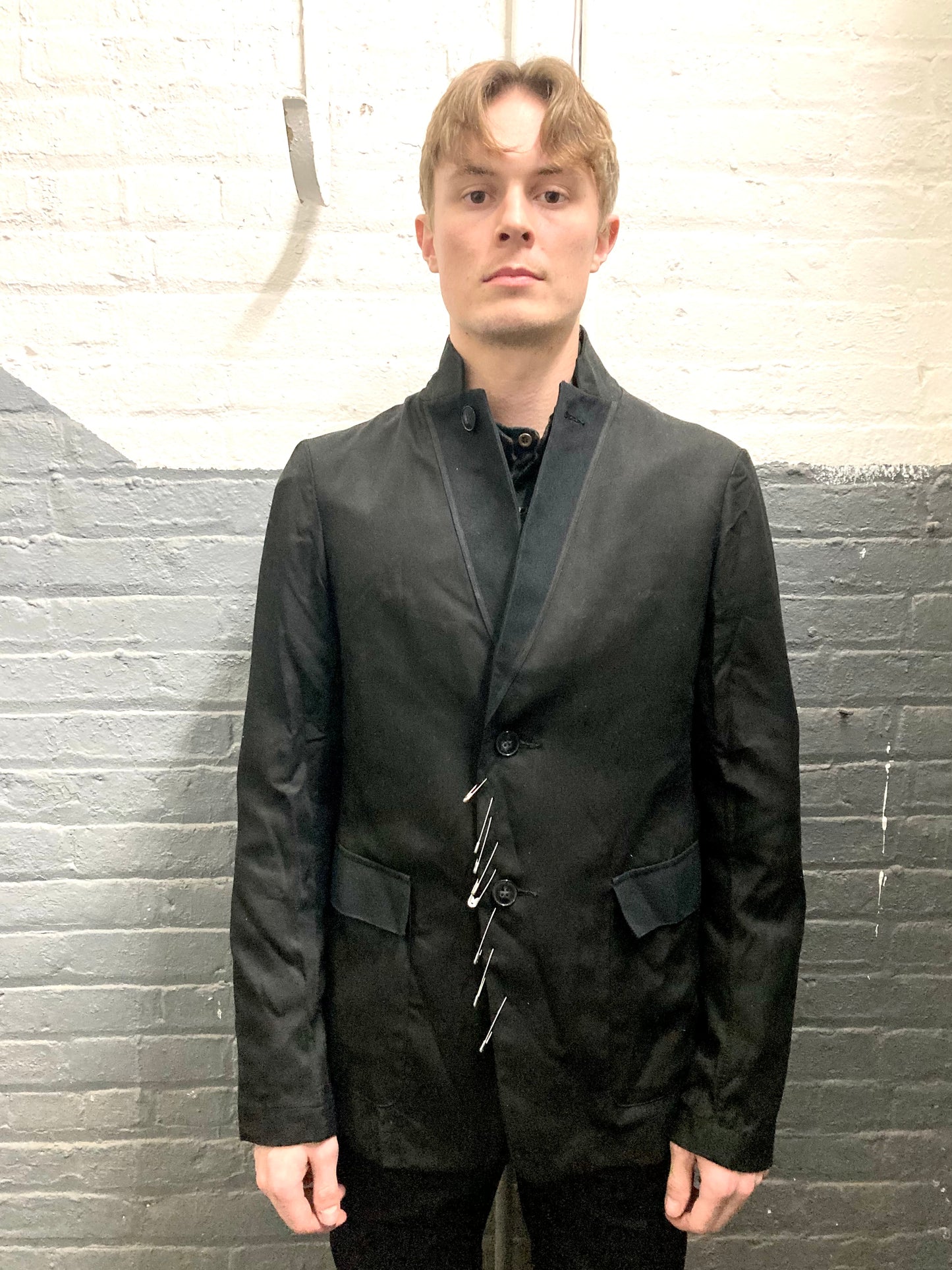 ARCHIVE ADDITIONS - NOTCHED LAPEL UNLINED 5 BUTTON BLAZER || COTTON