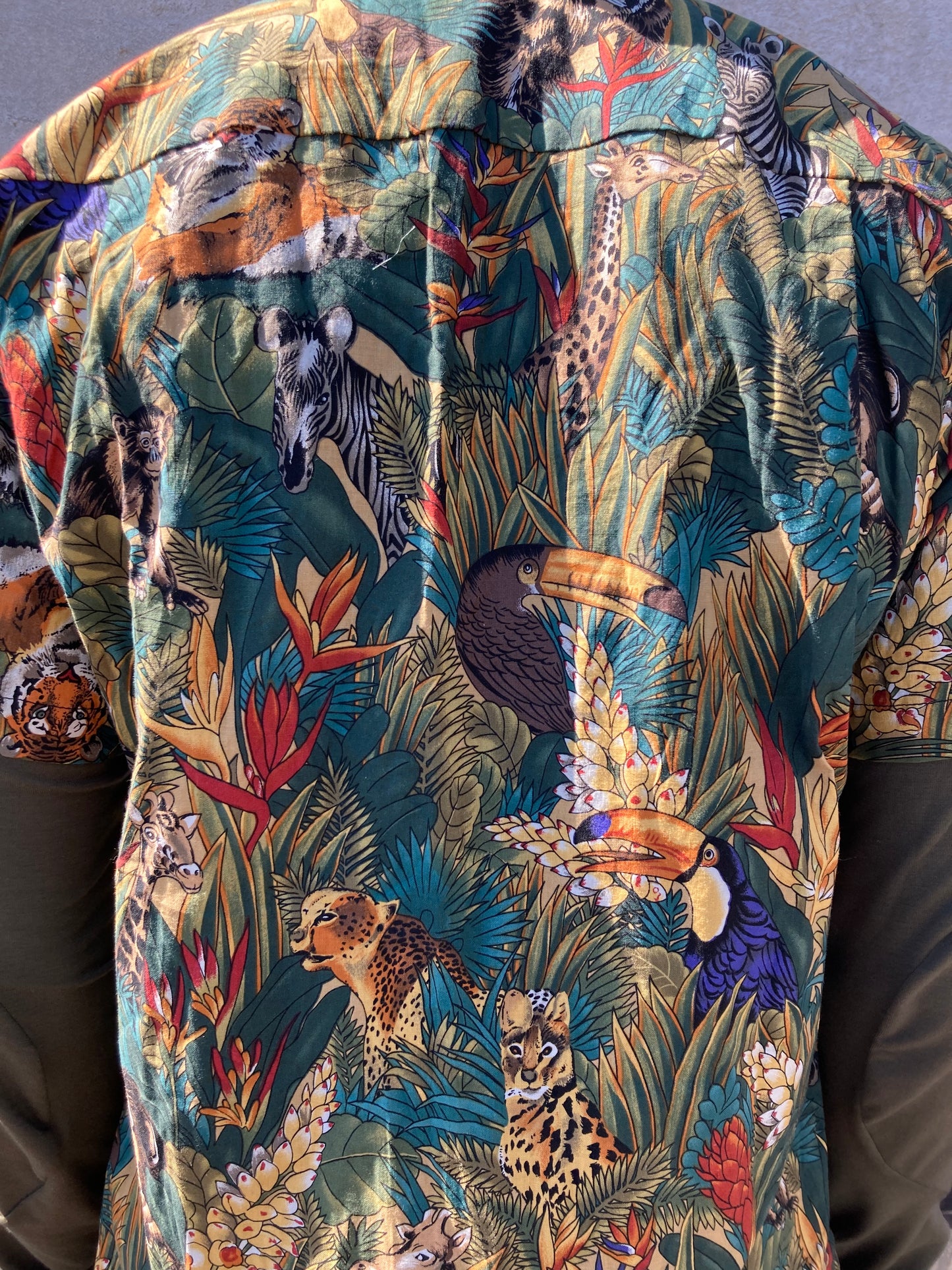 22.1 || INVERTED DETAILS PRINTED SHIRT - SHORT SLEEVE || ANIMAL PRINT
