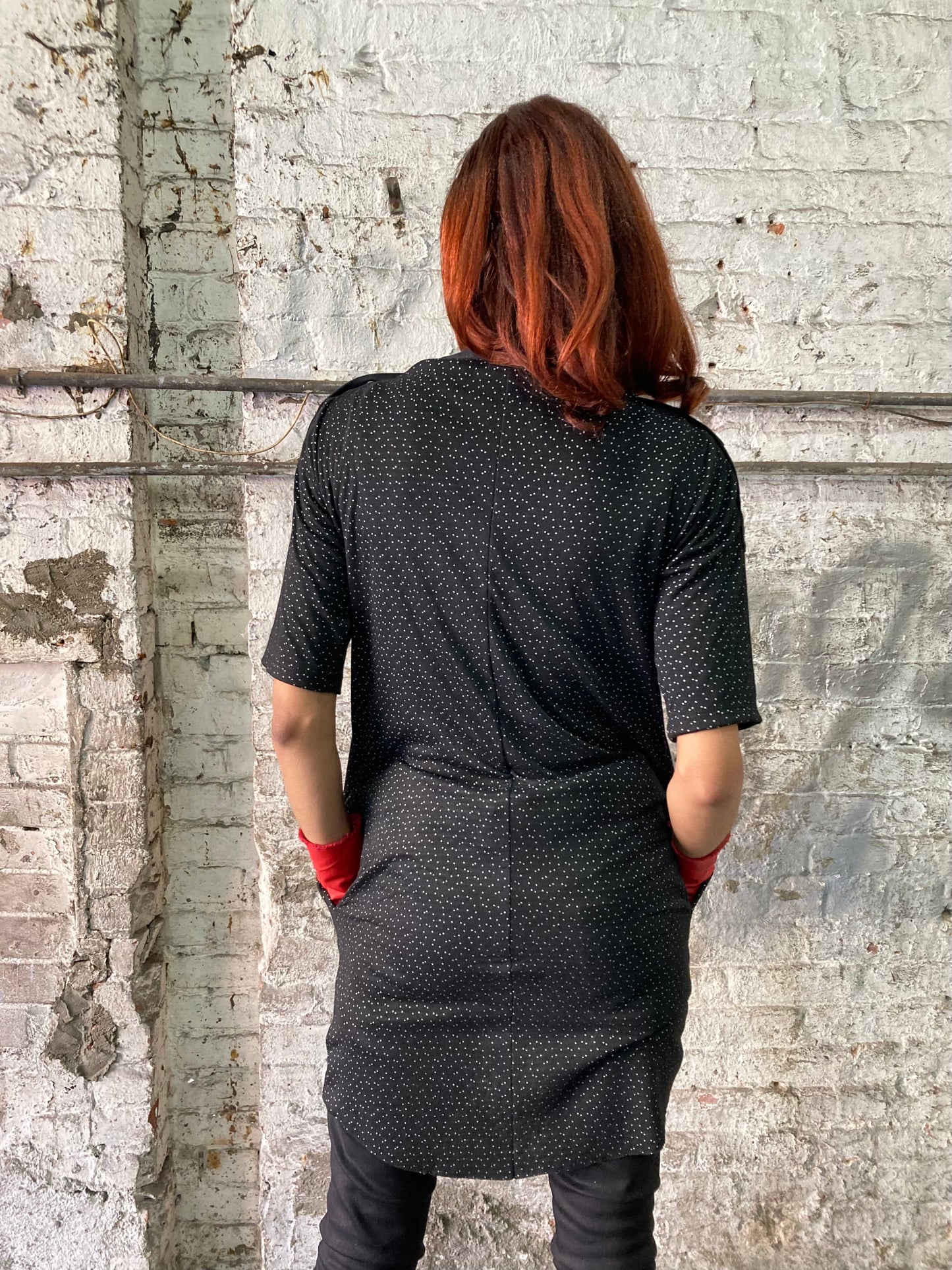 21.2 .5 PRIMORDIAL SNAP COLLAR DRESS || COTTON || - SPECKLED BLACK