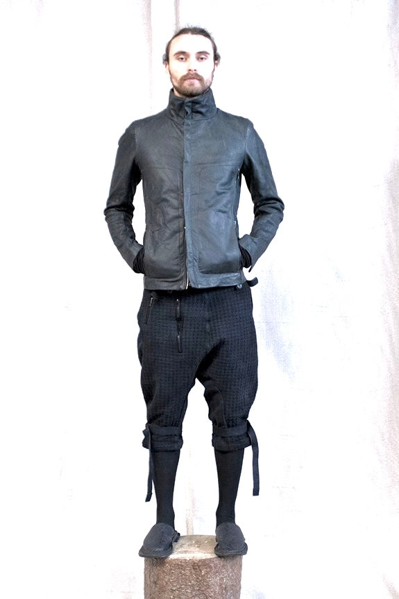 SS23|| ASYMMETRIC ZIPPER FLY ARC YOKE SHORTS - OD BLACK