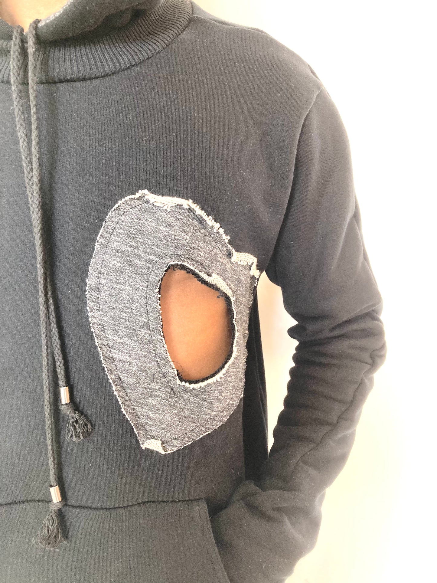 KNG13 || HEMMINGS OPEN HEART HOODIE || GREY + BLACK ||