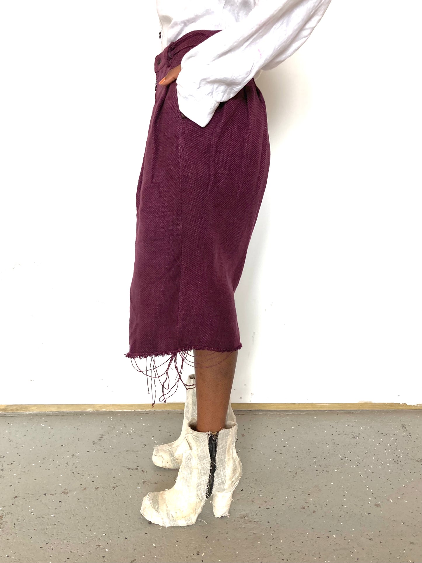KNG13 || FEMME - 13 PLEAT CROPPED PANTS || 100% OD JUTE - MAROON