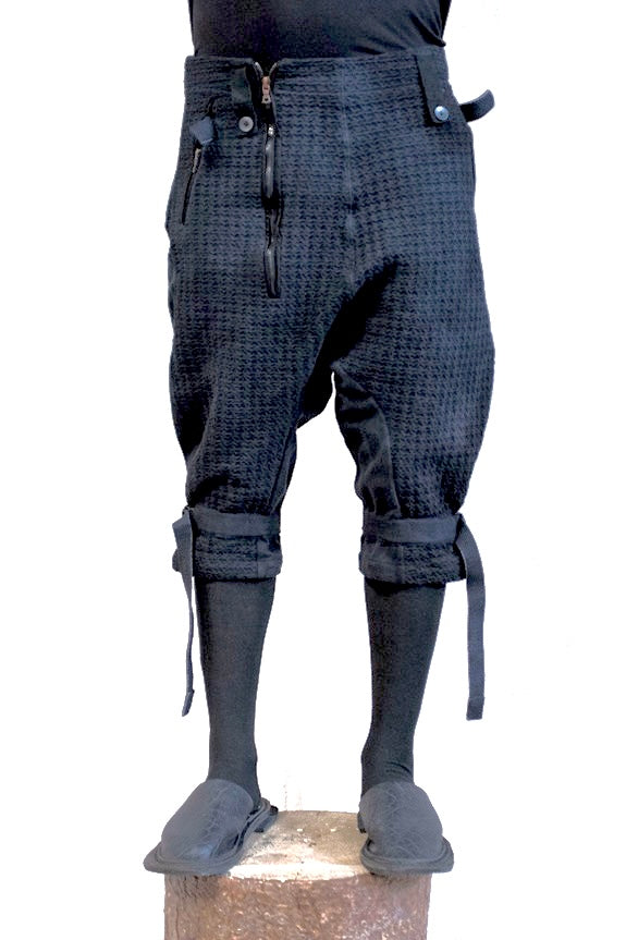 SS23|| ASYMMETRIC ZIPPER FLY ARC YOKE SHORTS - OD BLACK