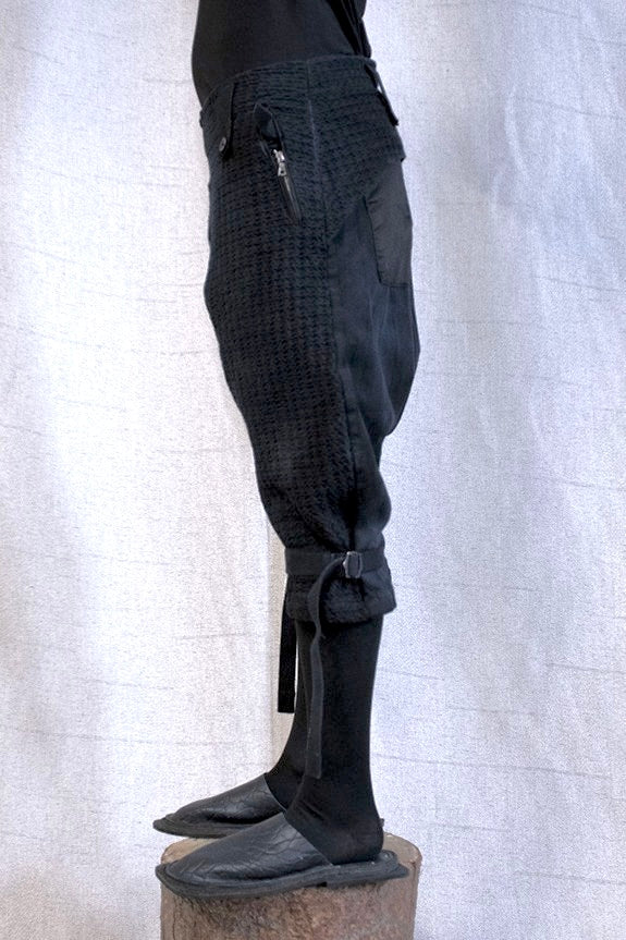 SS23|| ASYMMETRIC ZIPPER FLY ARC YOKE SHORTS - OD BLACK