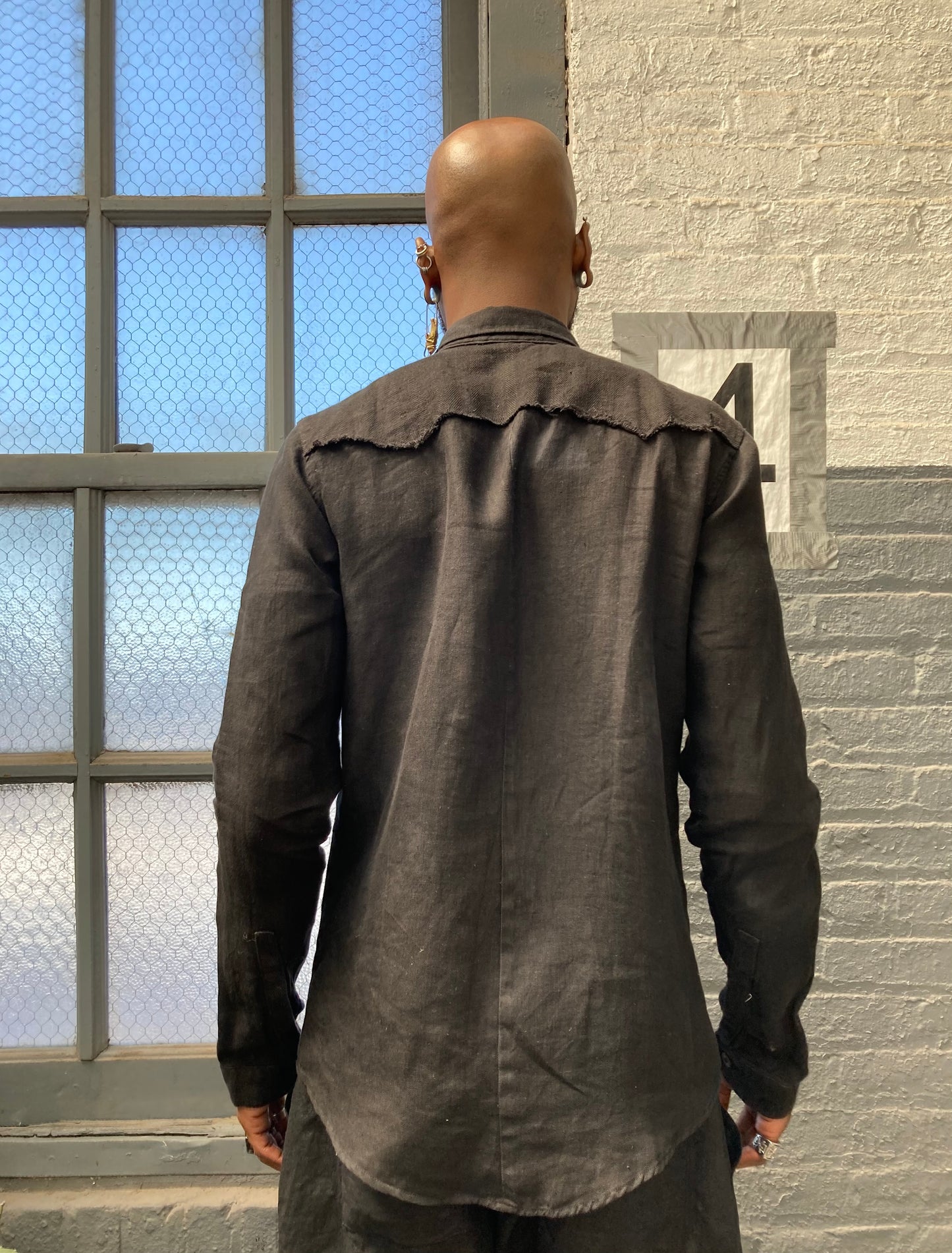 22.1- DARNSTITCHED WESTERN SHIRT - BLACK
